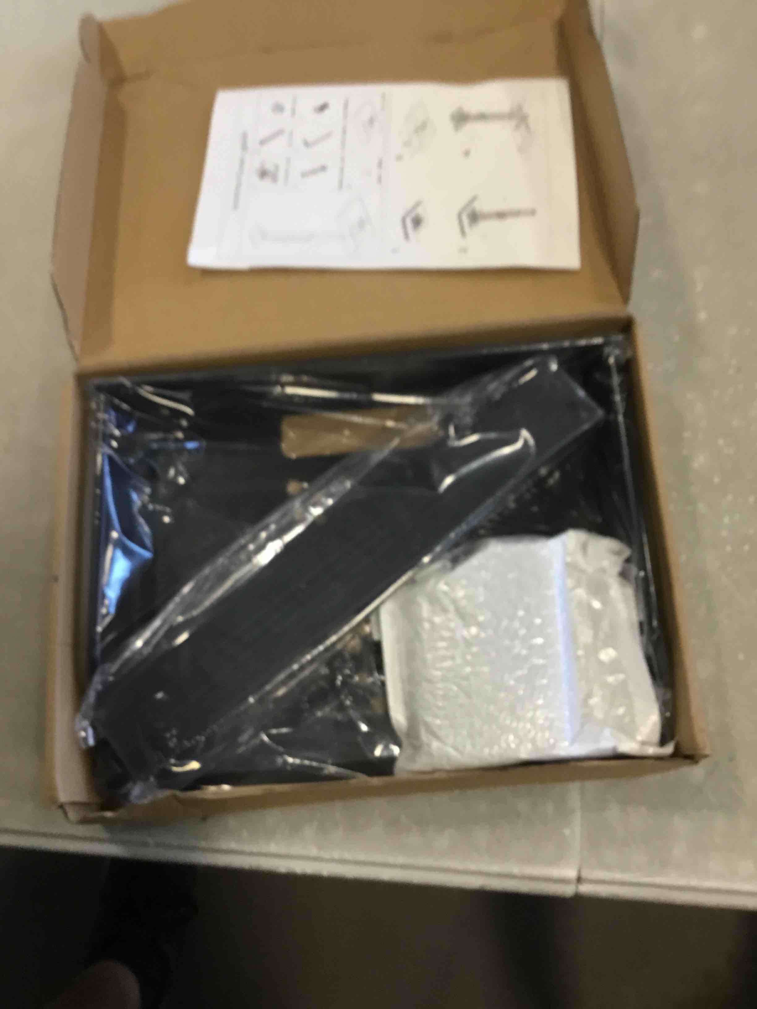https://s3.amazonaws.com/lotting-images-prod/bidfta/RED6515260_1718299840559.jpeg