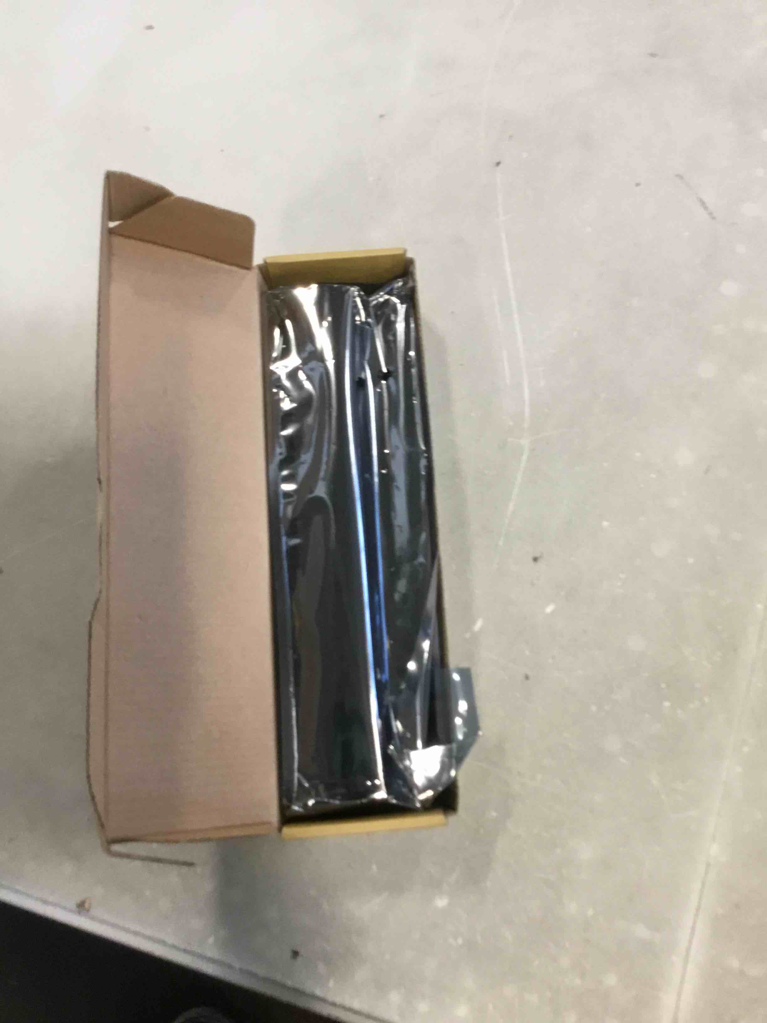 https://s3.amazonaws.com/lotting-images-prod/bidfta/RED6515268_1718301201915.jpeg