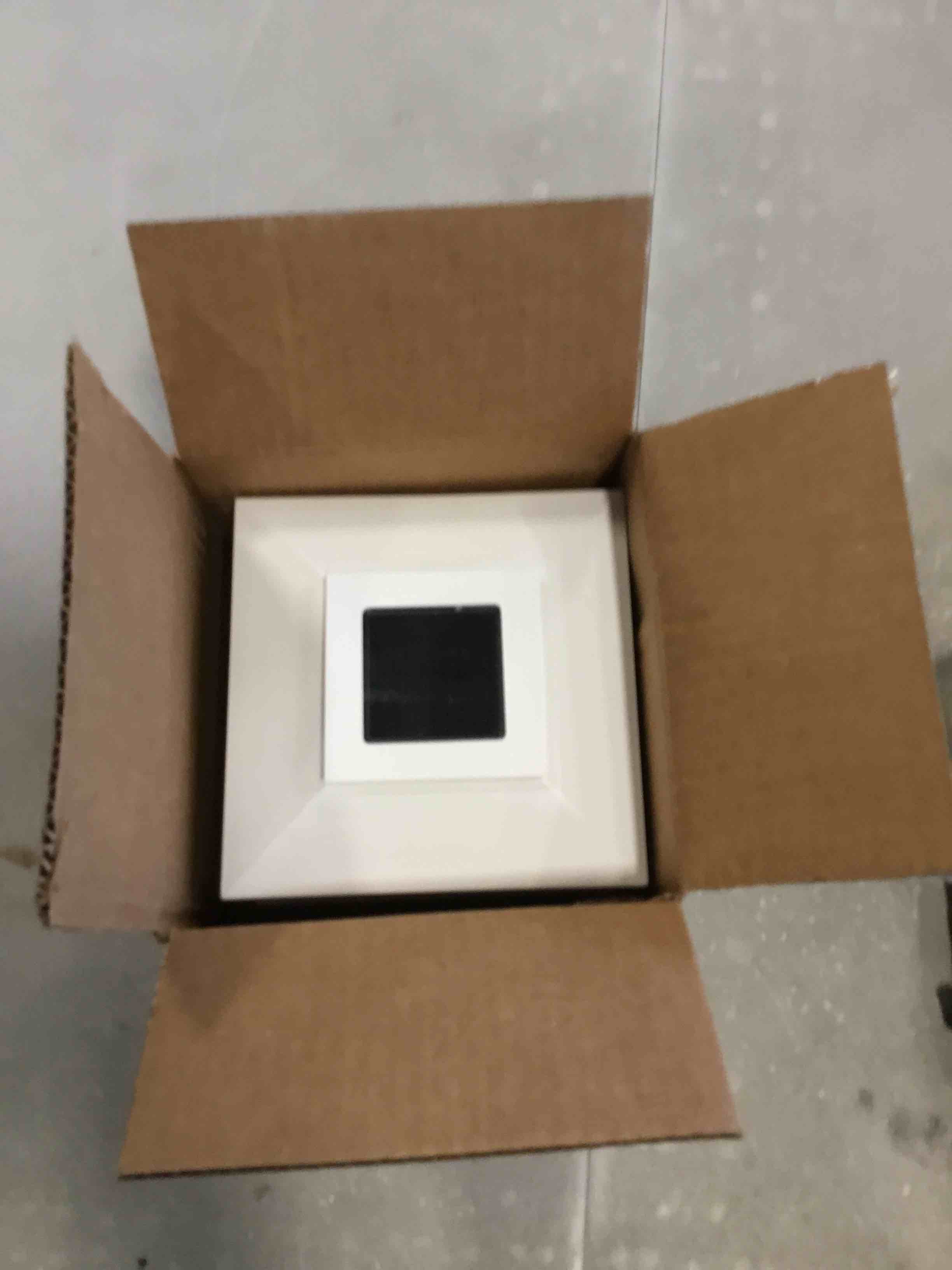 https://s3.amazonaws.com/lotting-images-prod/bidfta/RED6515285_1718304242209.jpeg