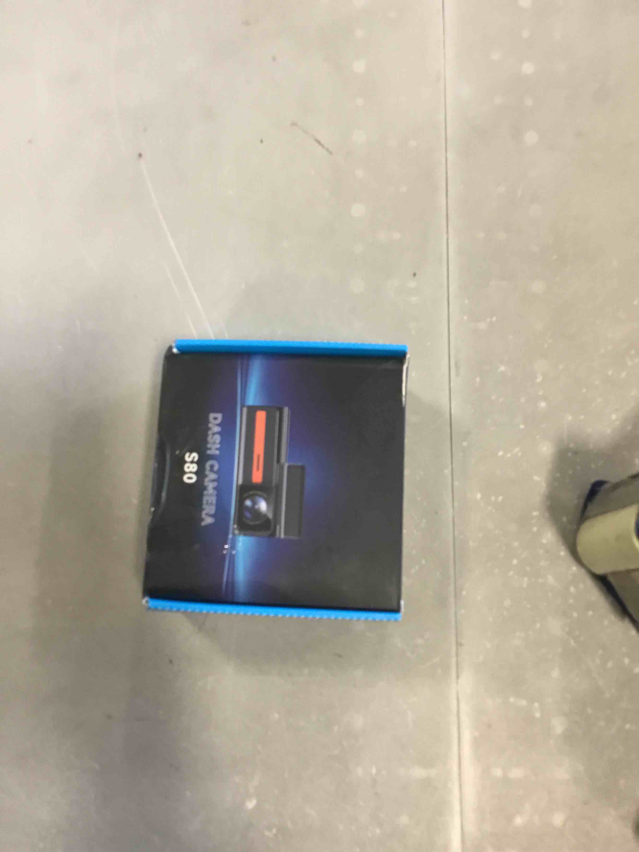 https://s3.amazonaws.com/lotting-images-prod/bidfta/RED6515304_1718305612873.jpeg