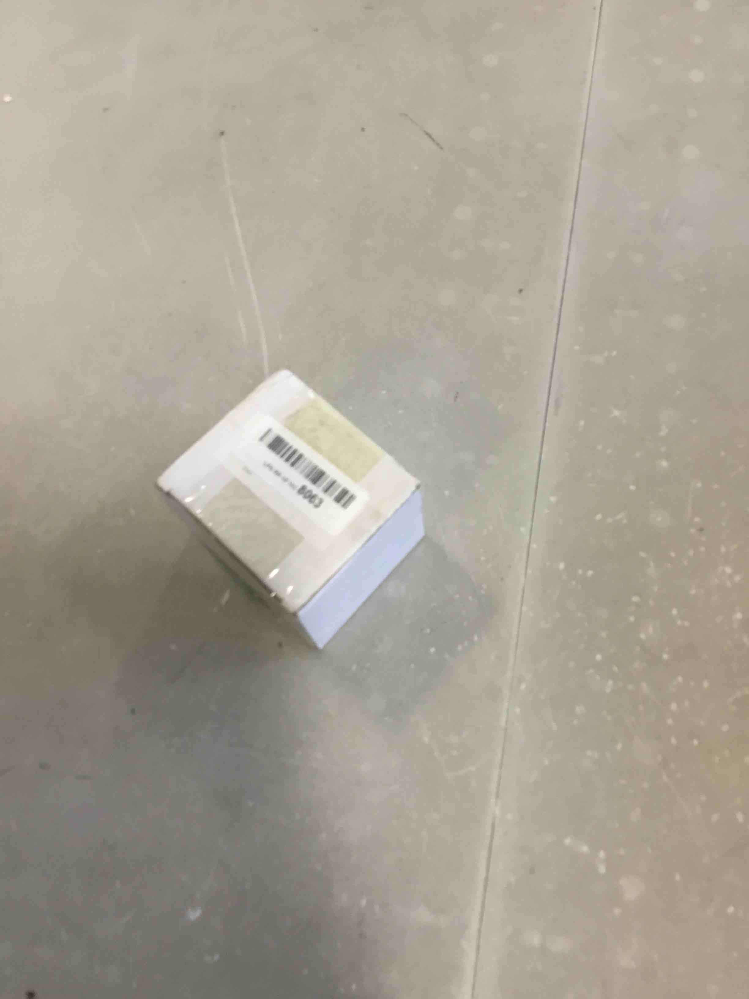 https://s3.amazonaws.com/lotting-images-prod/bidfta/RED6515313_1718306131681.jpeg