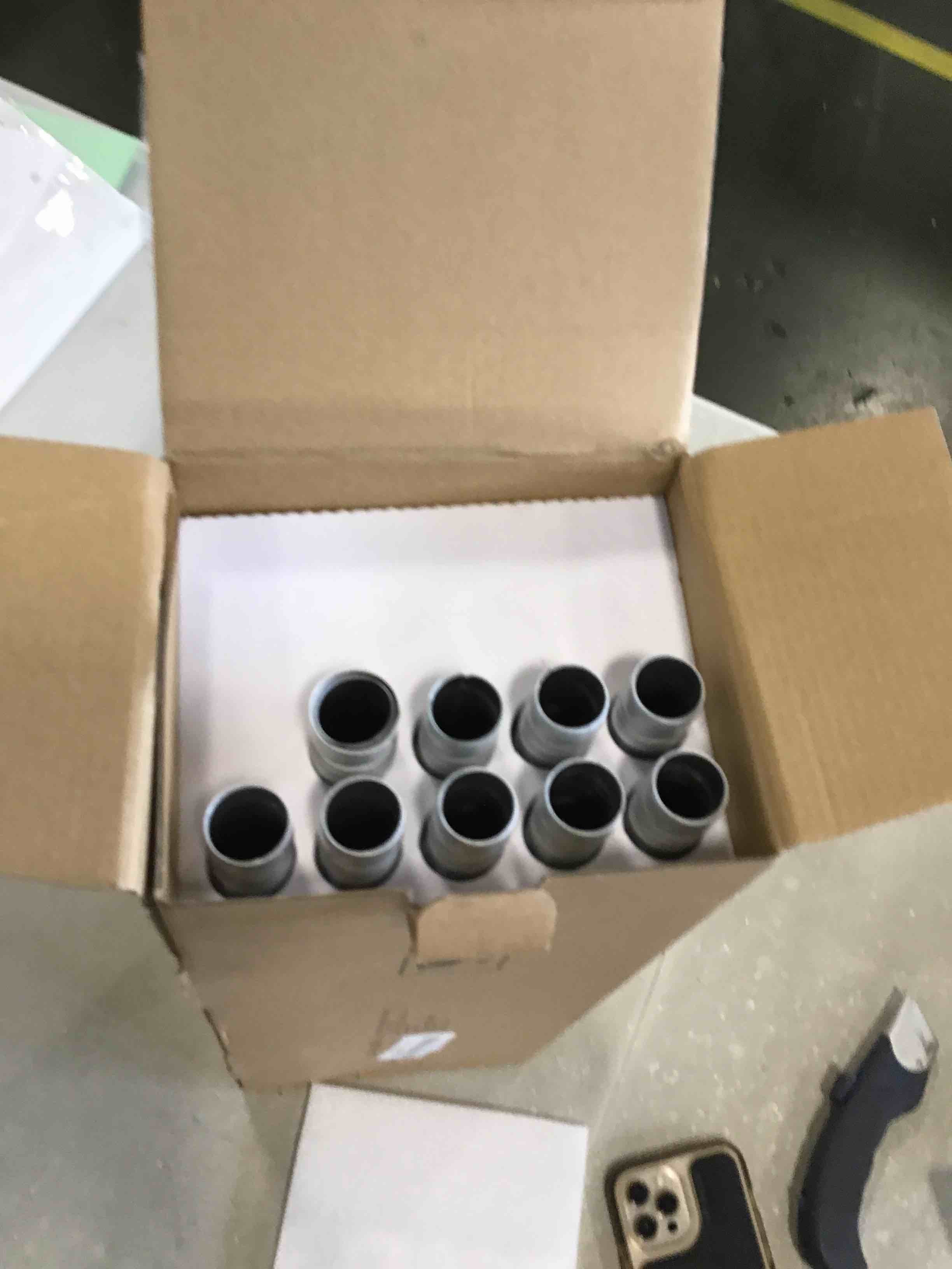 https://s3.amazonaws.com/lotting-images-prod/bidfta/RED6515589_1718394784086.jpeg