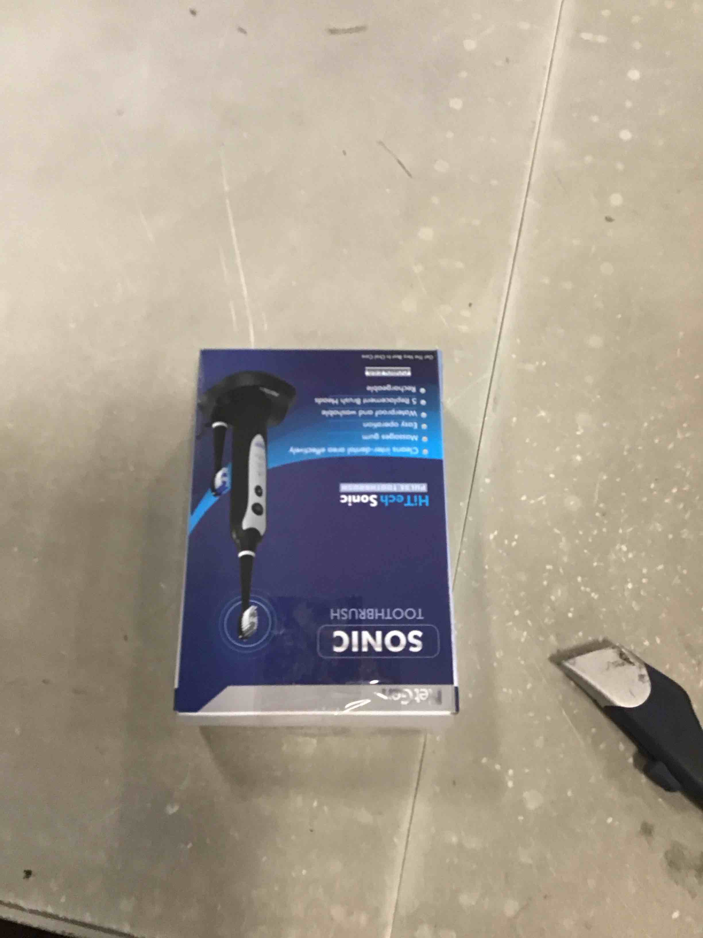 https://s3.amazonaws.com/lotting-images-prod/bidfta/RED6515744_1718465300280.jpeg