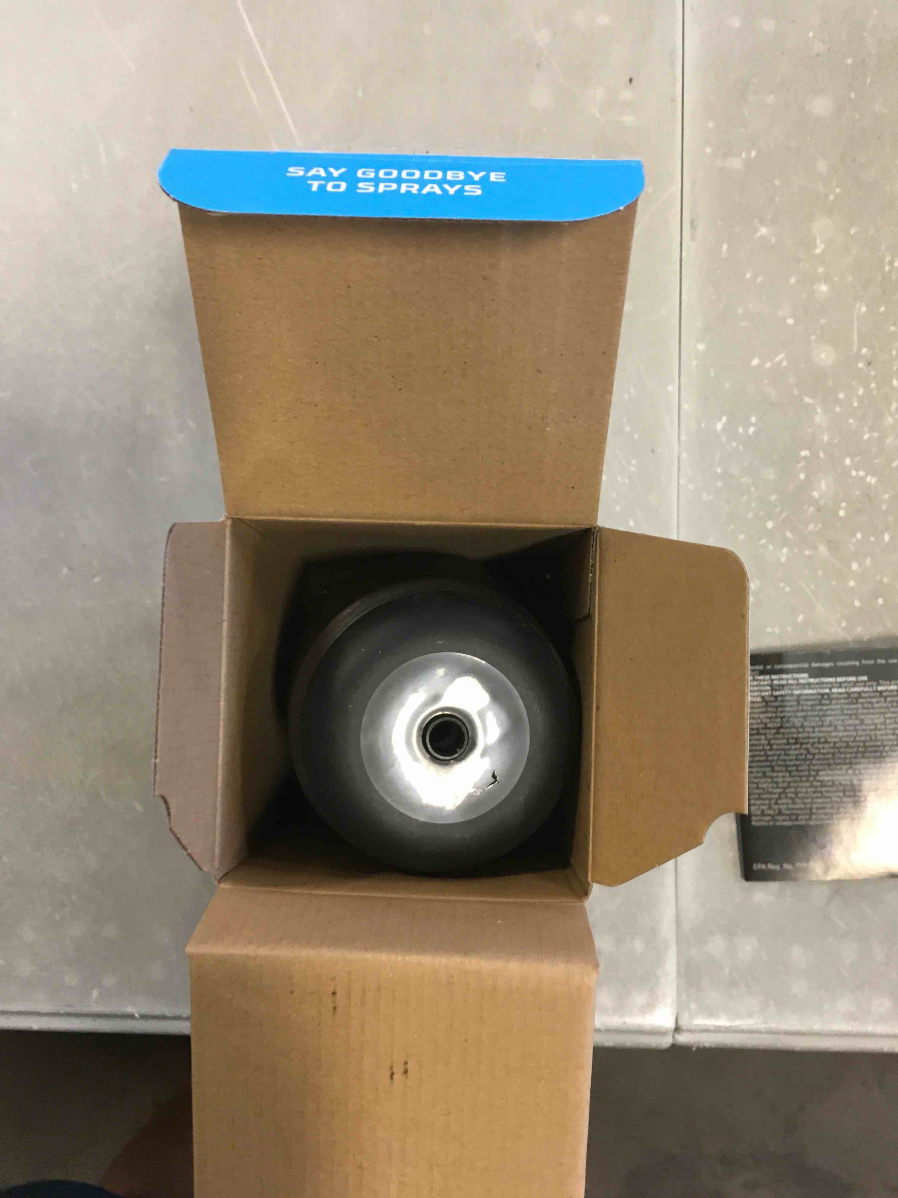 https://s3.amazonaws.com/lotting-images-prod/bidfta/RED6515763_1718469454578.jpeg