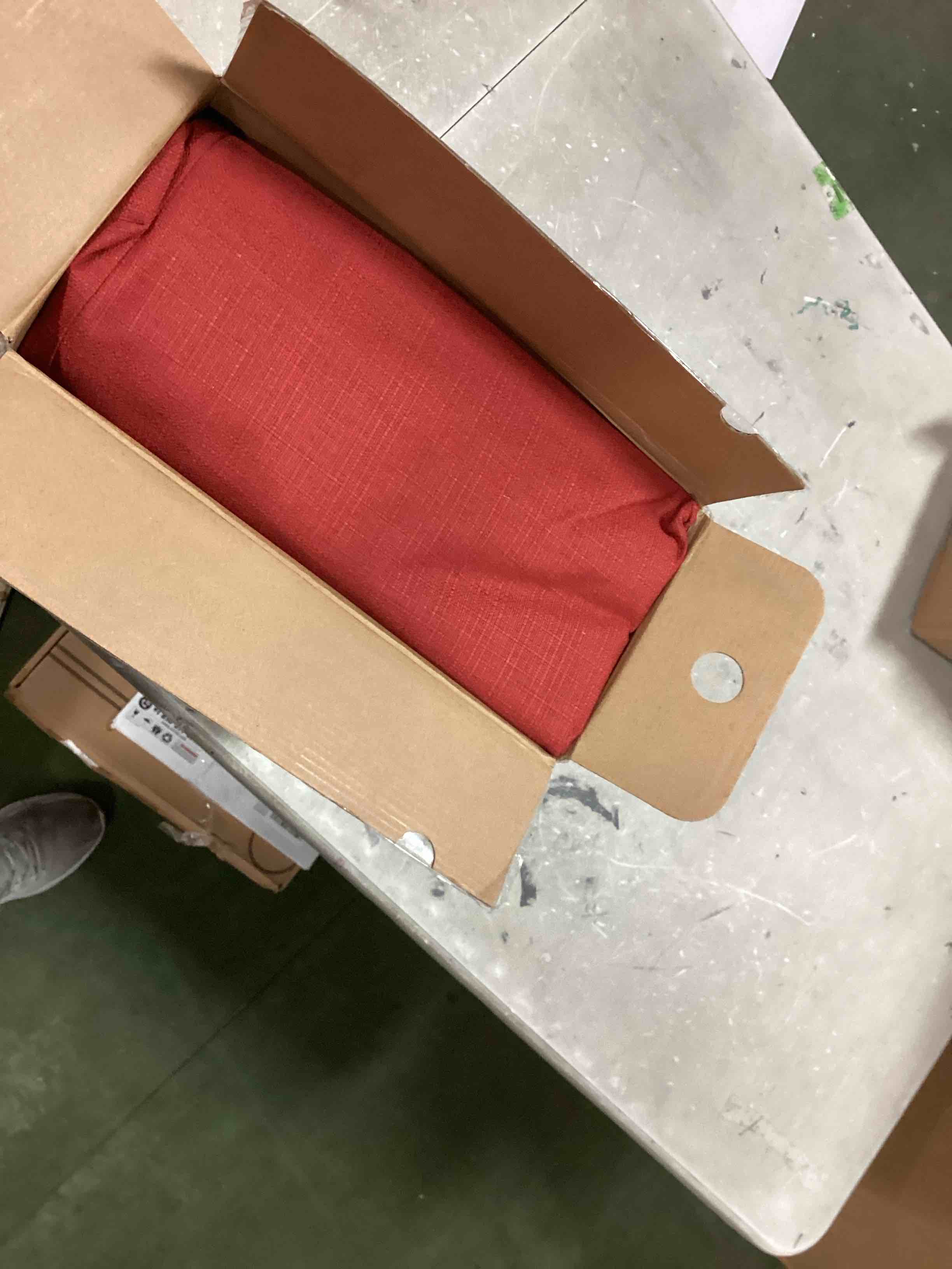 https://s3.amazonaws.com/lotting-images-prod/bidfta/RED6517005_1718643246883.jpeg
