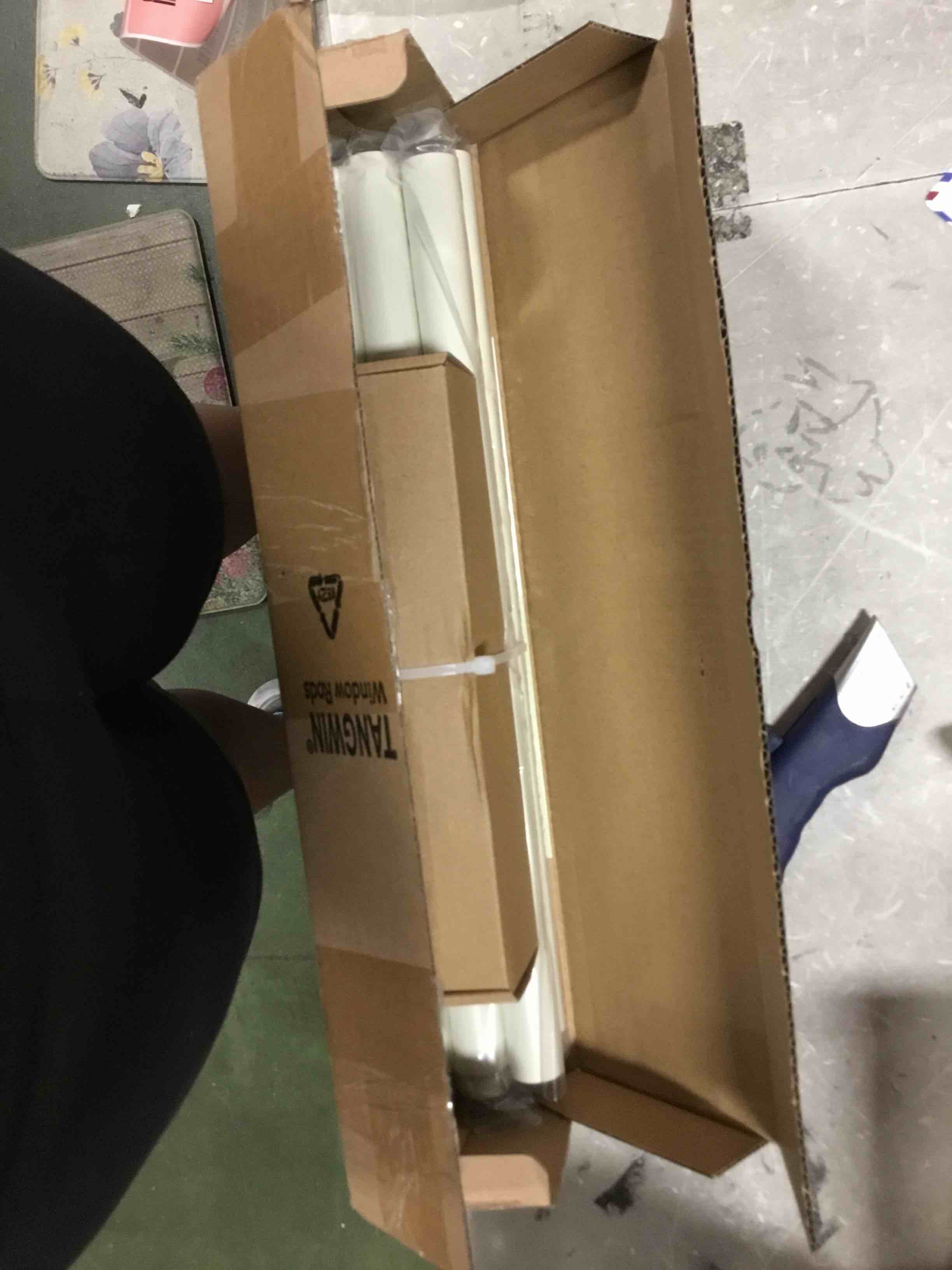 https://s3.amazonaws.com/lotting-images-prod/bidfta/RED6517186_1718724185257.jpeg