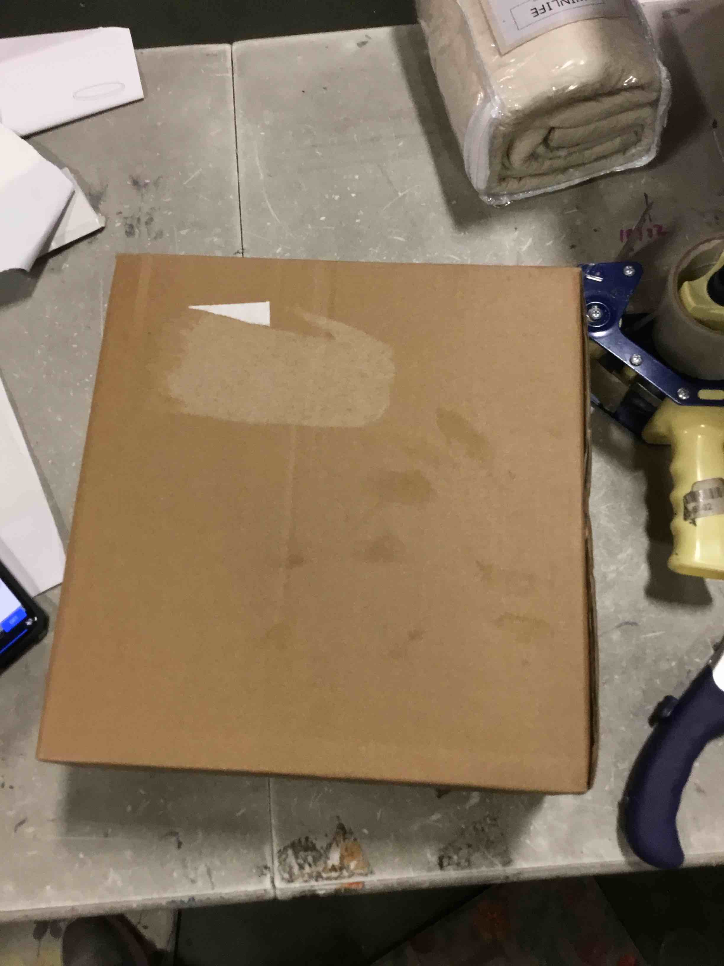 https://s3.amazonaws.com/lotting-images-prod/bidfta/RED6517188_1718724498048.jpeg