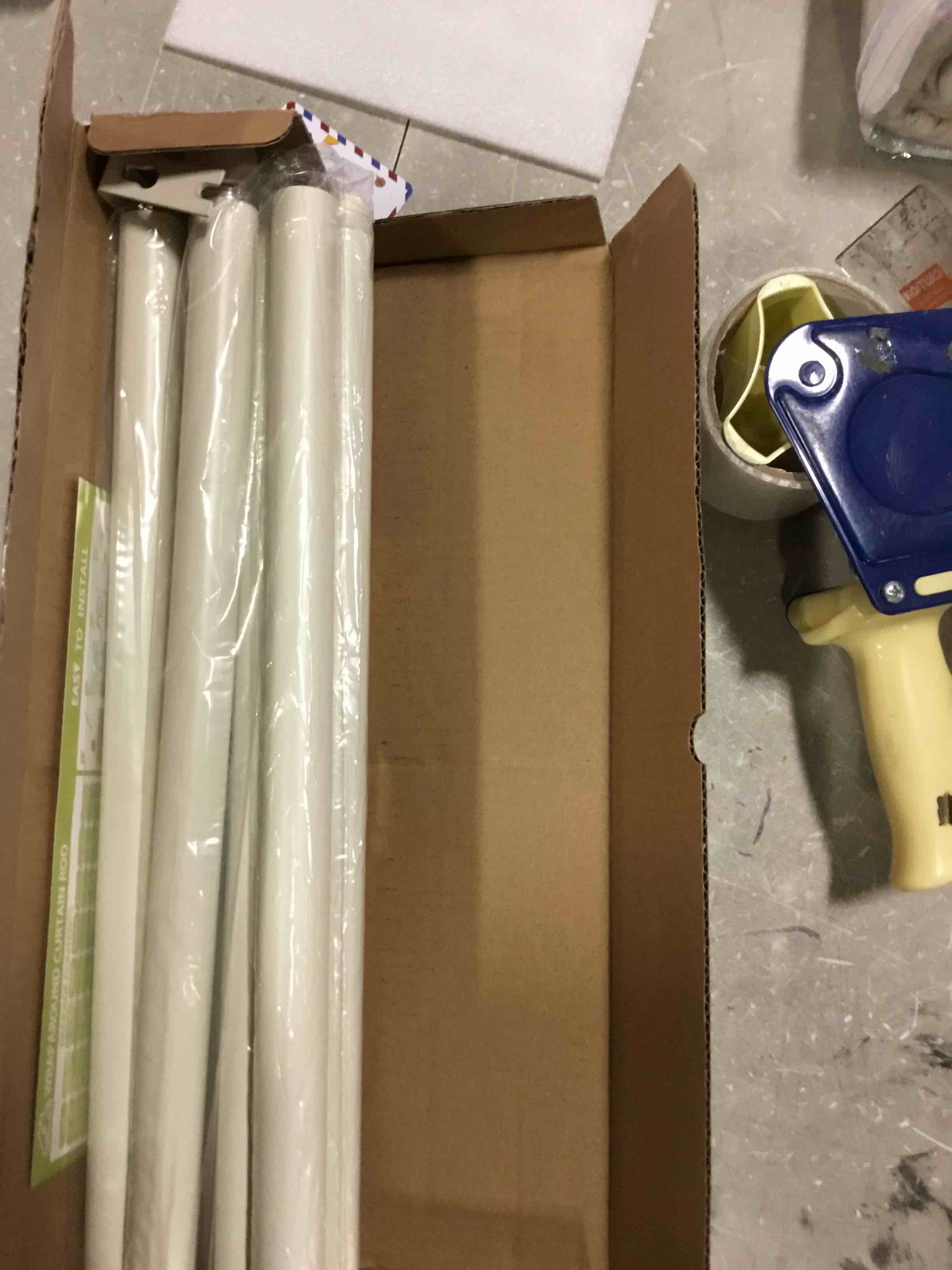 https://s3.amazonaws.com/lotting-images-prod/bidfta/RED6517191_1718724710470.jpeg