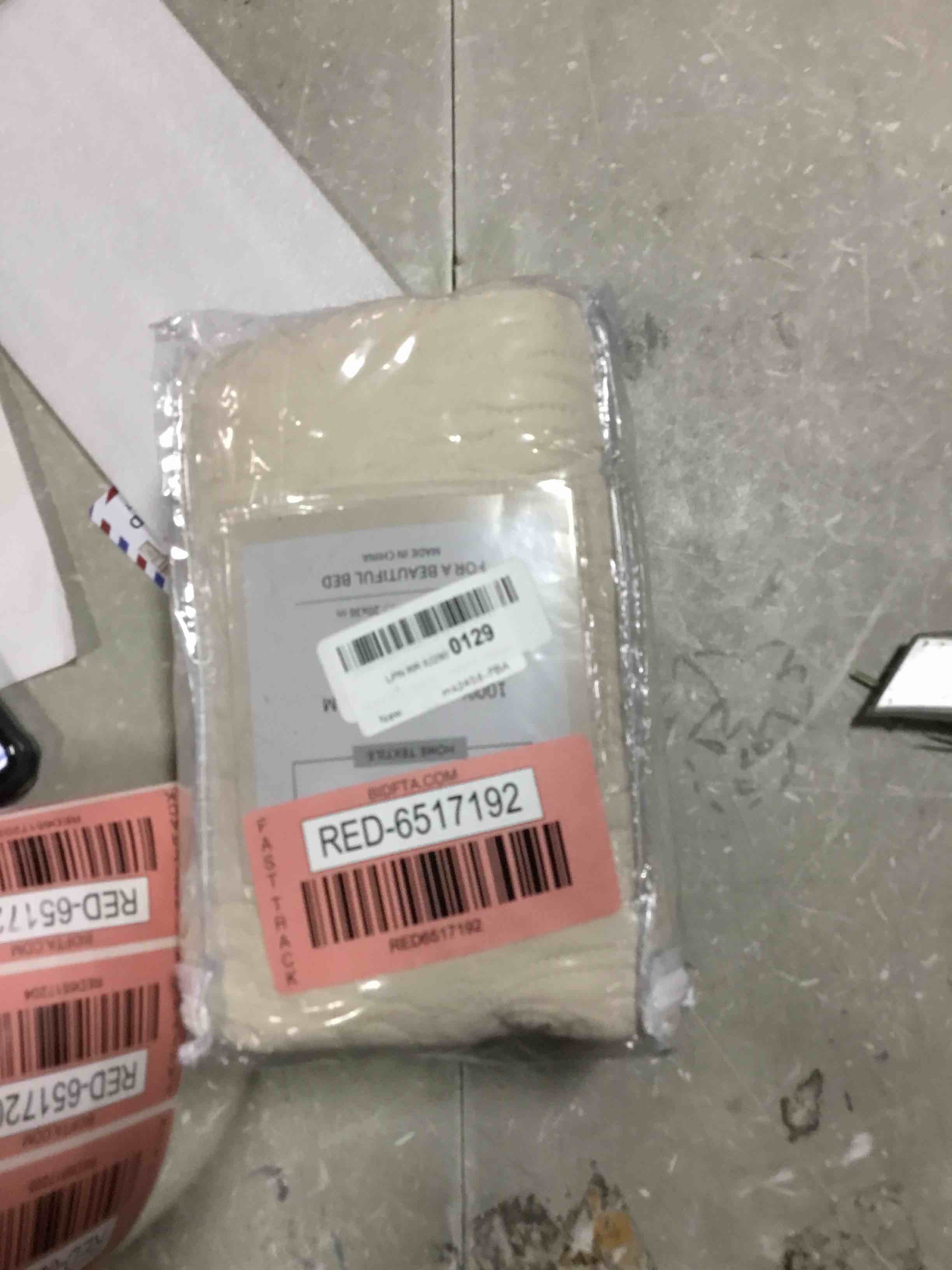 https://s3.amazonaws.com/lotting-images-prod/bidfta/RED6517192_1718724763597.jpeg