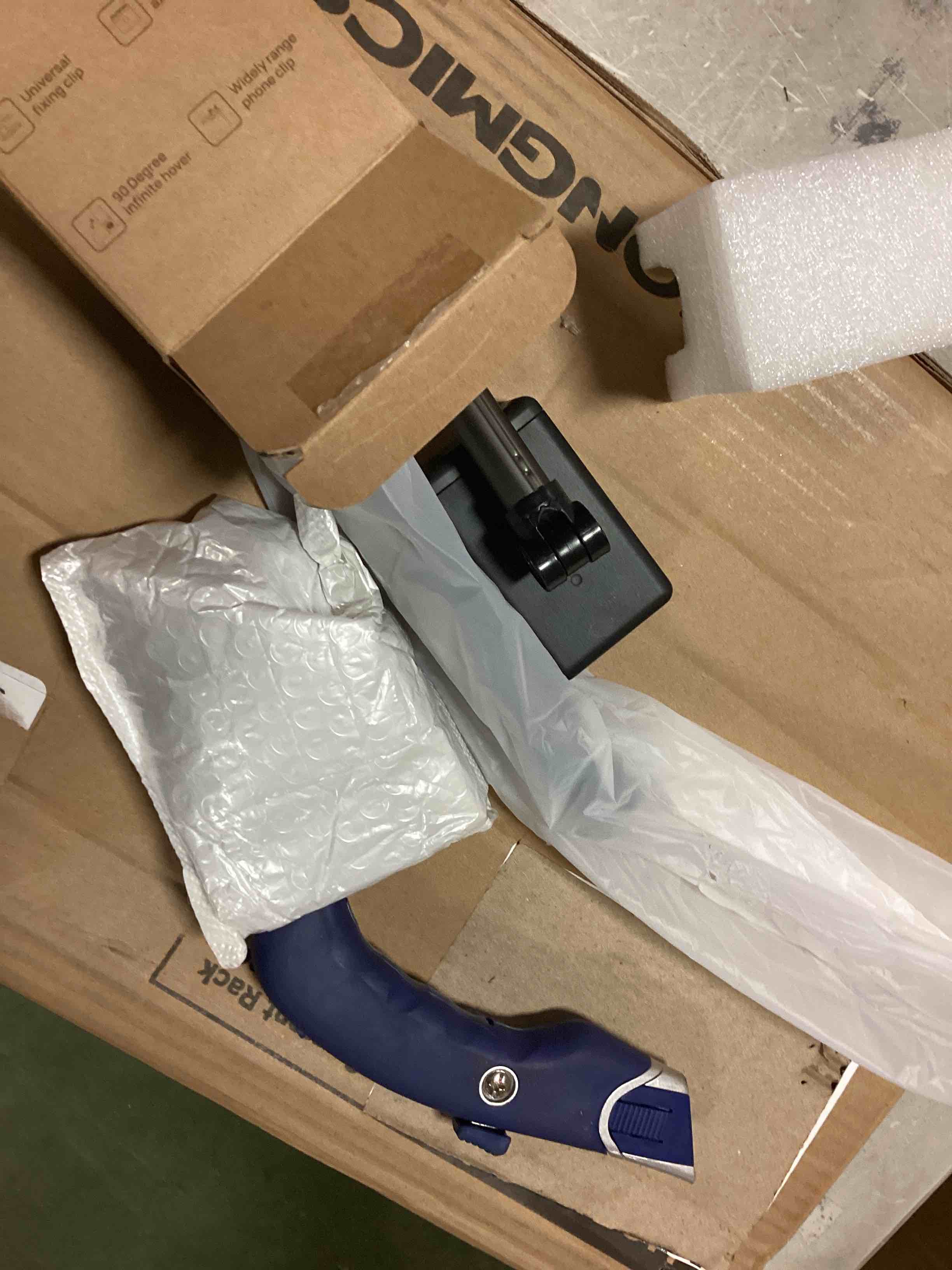 https://s3.amazonaws.com/lotting-images-prod/bidfta/RED6517561_1718888721644.jpeg