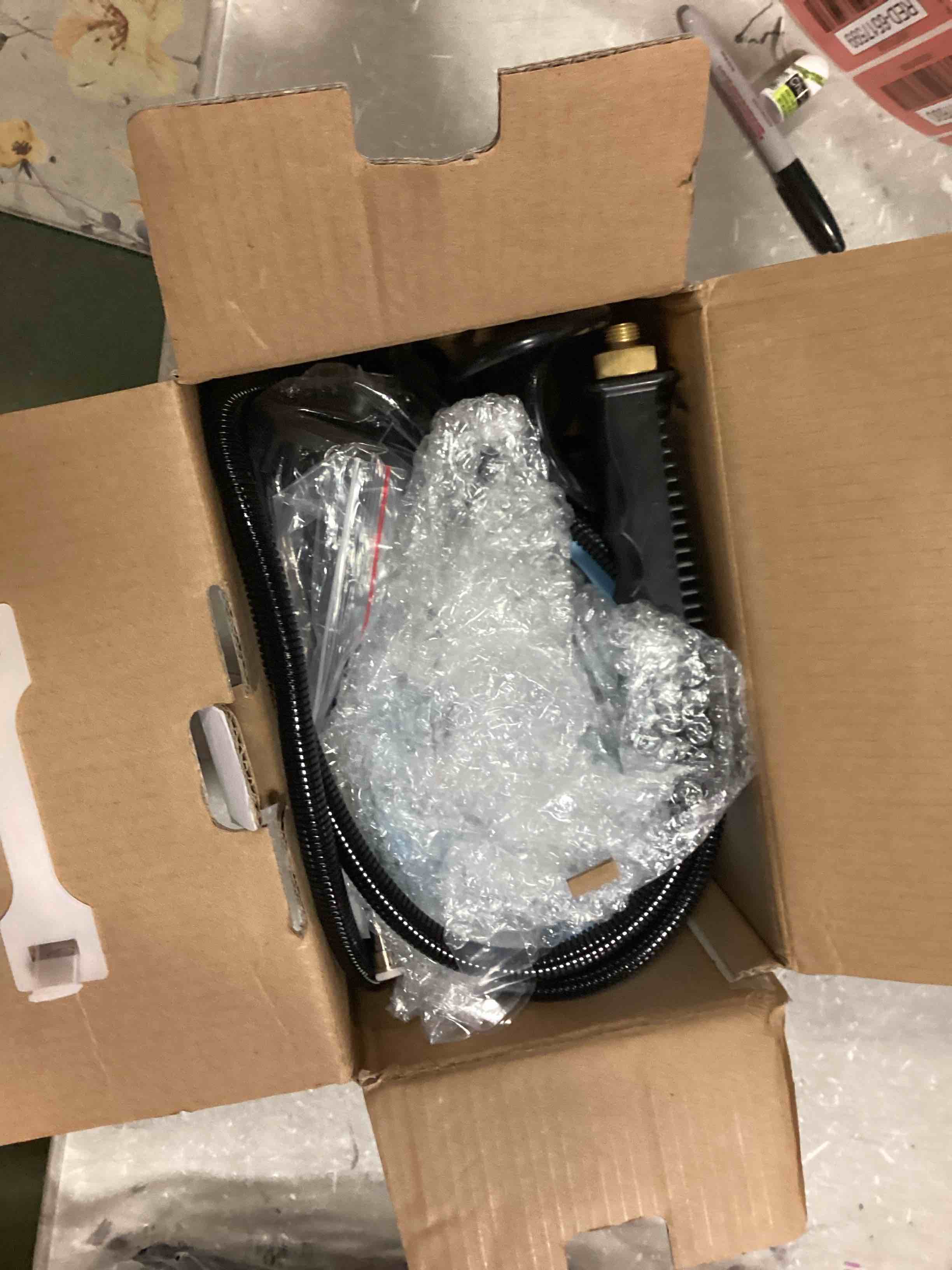 https://s3.amazonaws.com/lotting-images-prod/bidfta/RED6517595_1718894056683.jpeg