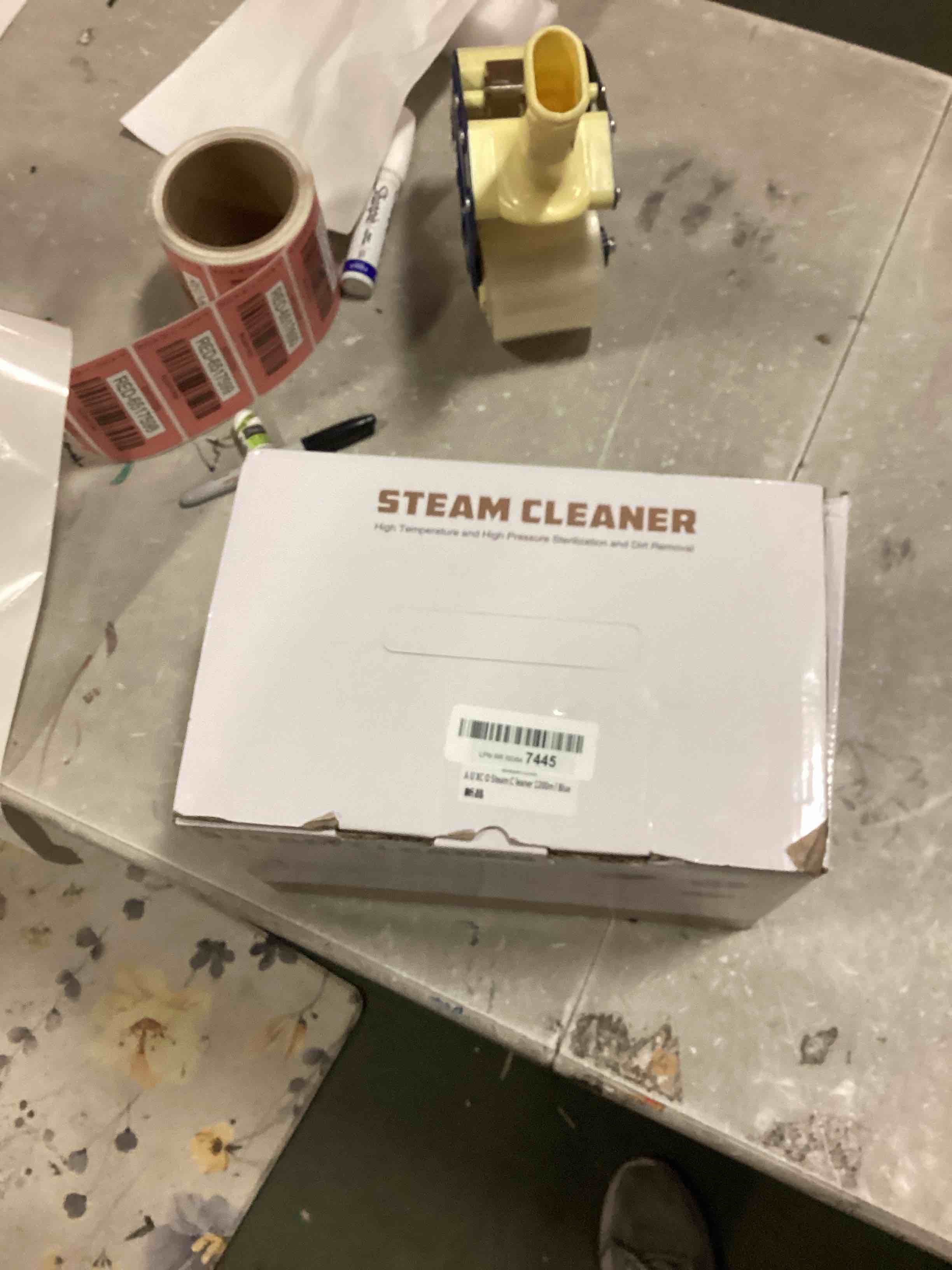https://s3.amazonaws.com/lotting-images-prod/bidfta/RED6517595_1718894068704.jpeg