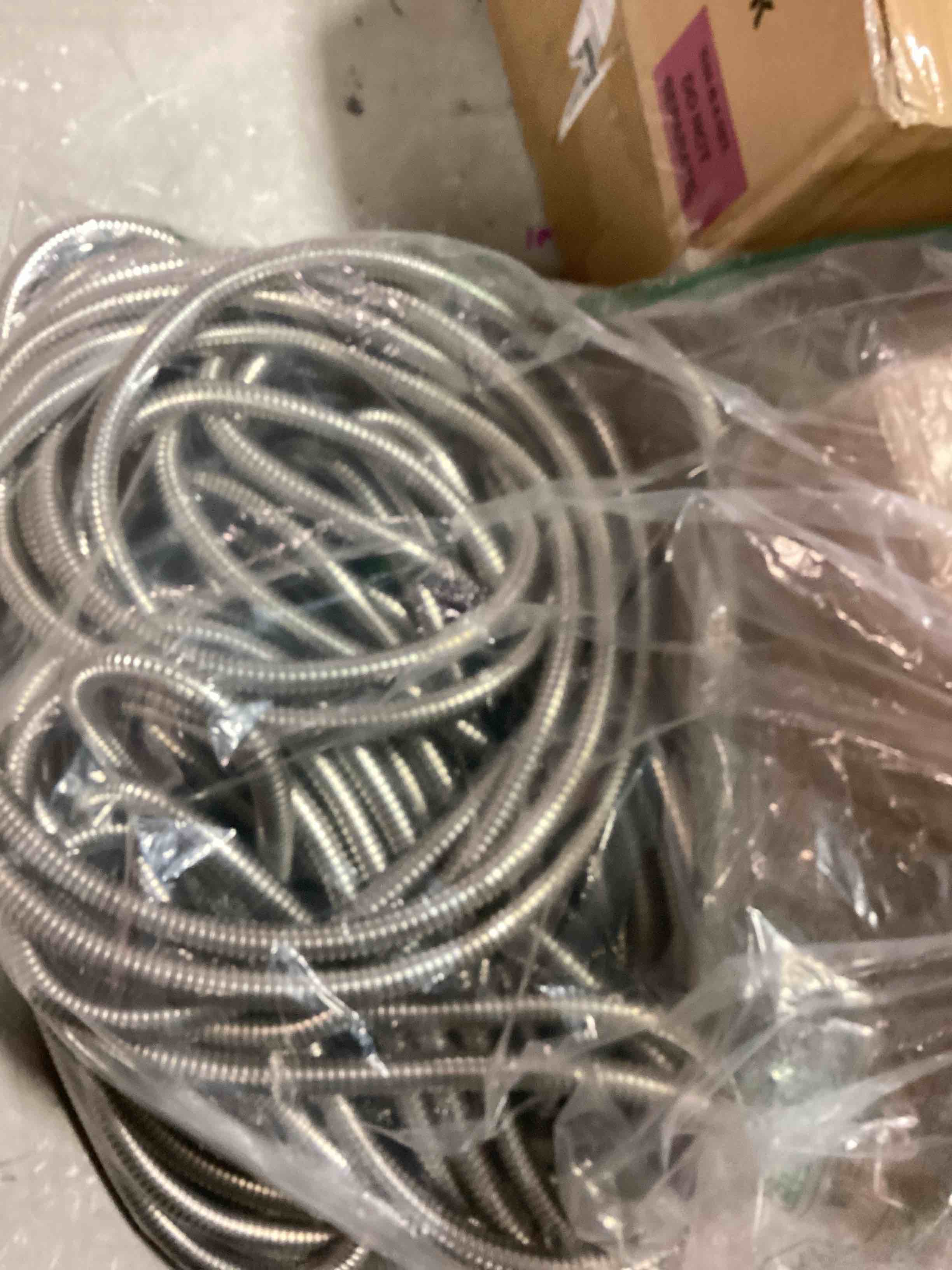 https://s3.amazonaws.com/lotting-images-prod/bidfta/RED6517626_1718897420247.jpeg