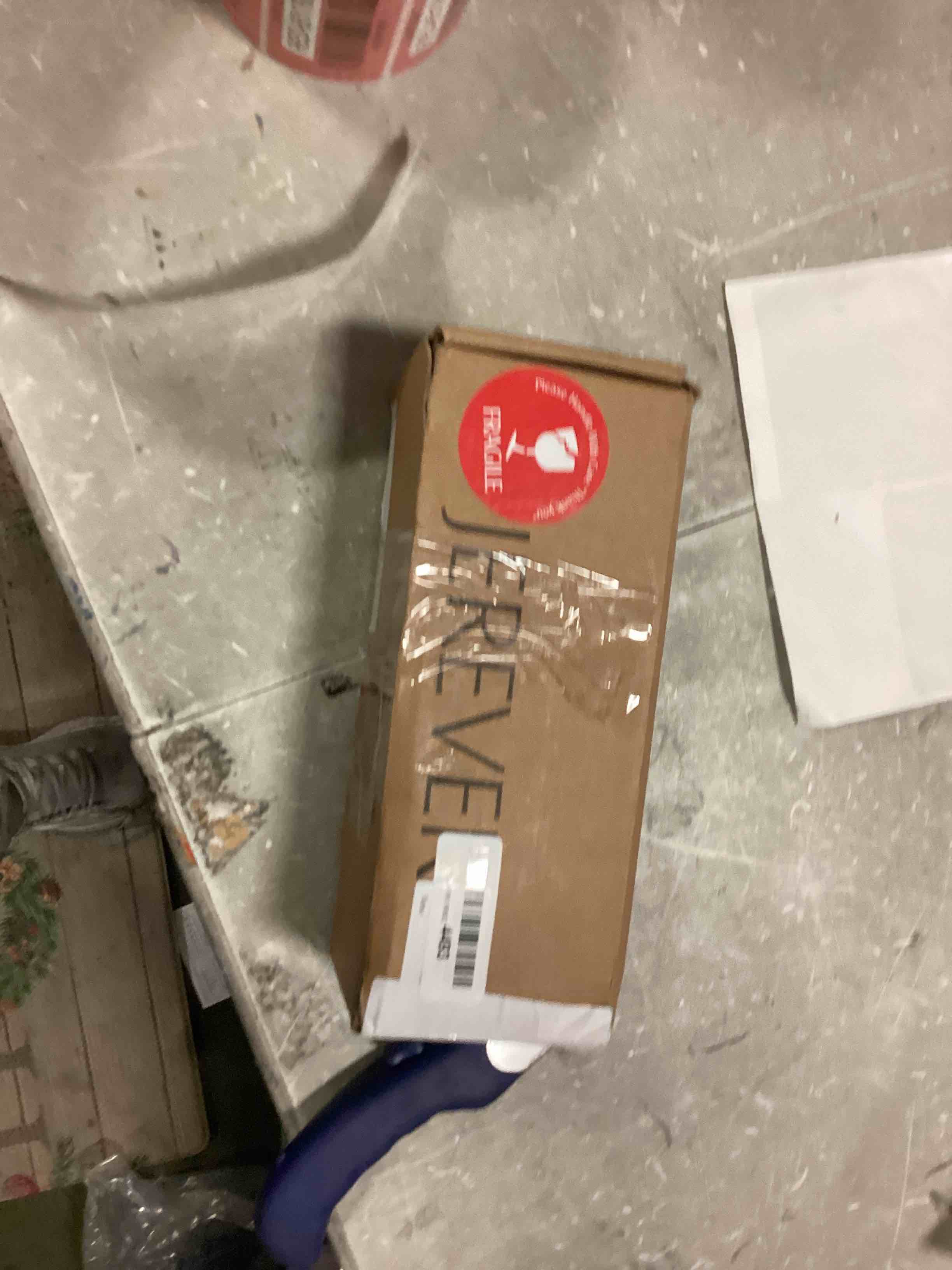https://s3.amazonaws.com/lotting-images-prod/bidfta/RED6517672_1718904950545.jpeg