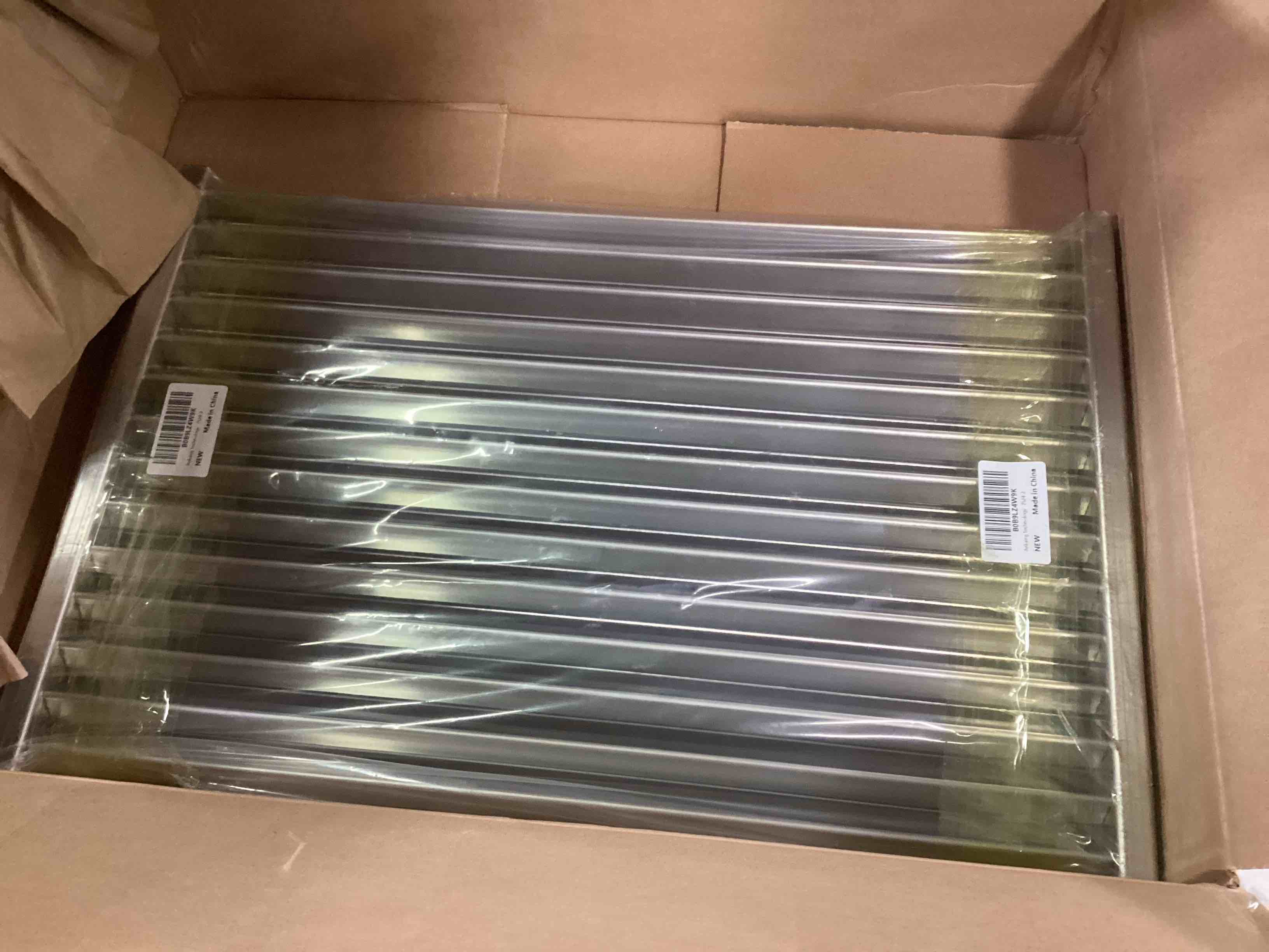 https://s3.amazonaws.com/lotting-images-prod/bidfta/RED6518142_1718107247717.jpeg