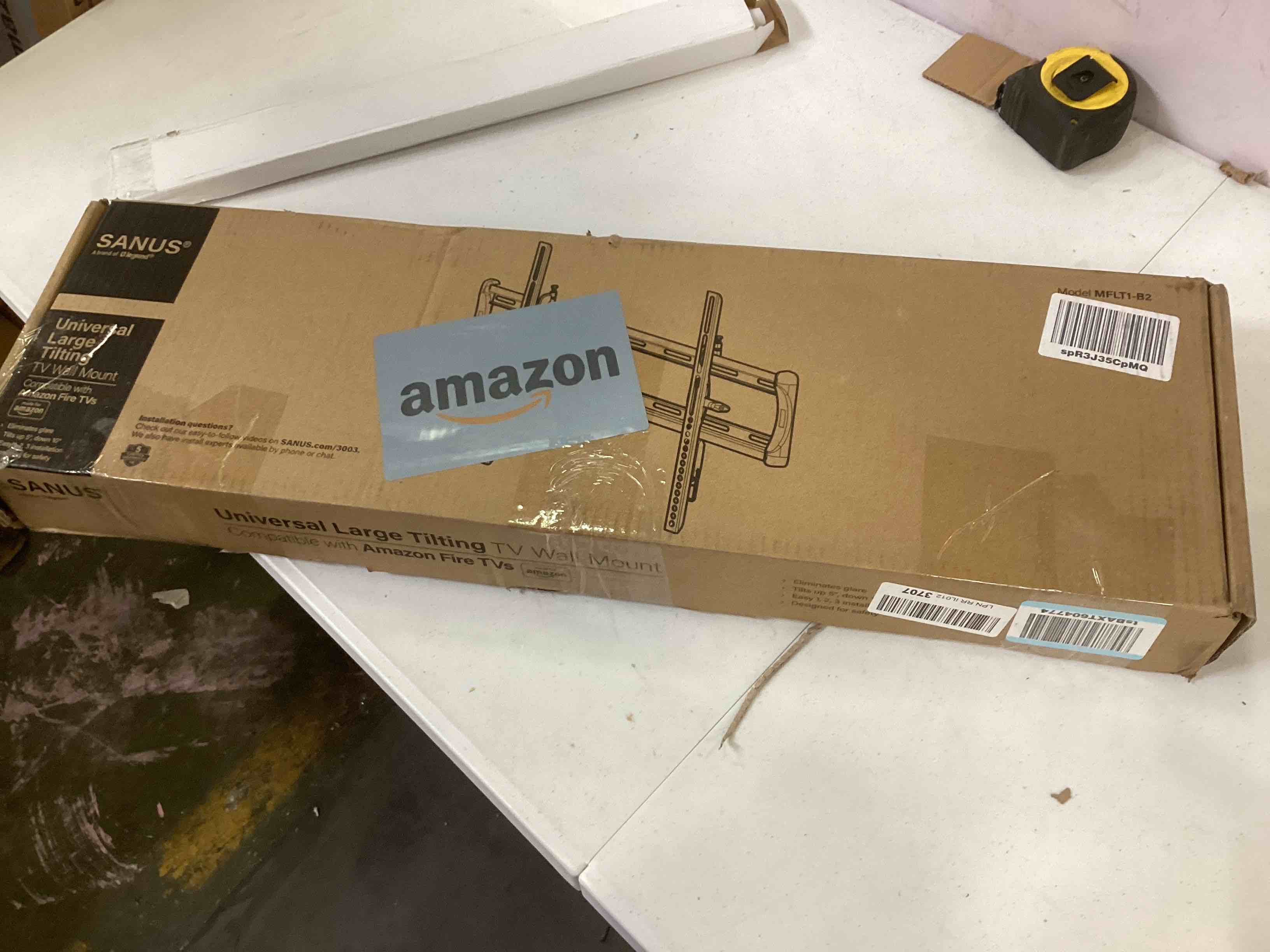 https://s3.amazonaws.com/lotting-images-prod/bidfta/RED6518208_1718117438421.jpeg