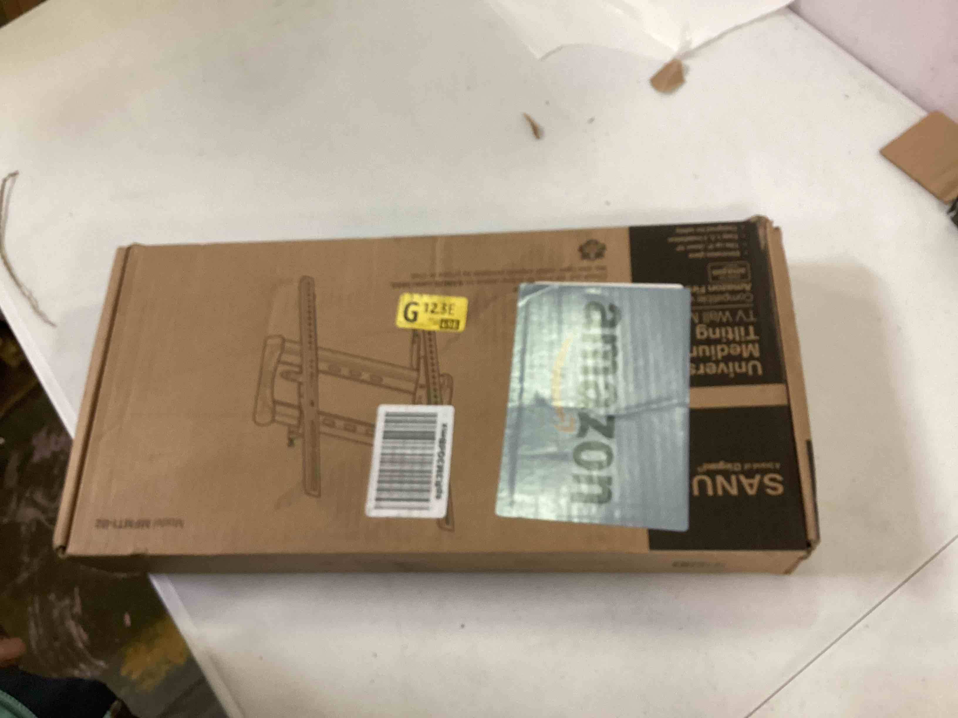 https://s3.amazonaws.com/lotting-images-prod/bidfta/RED6518214_1718117948876.jpeg