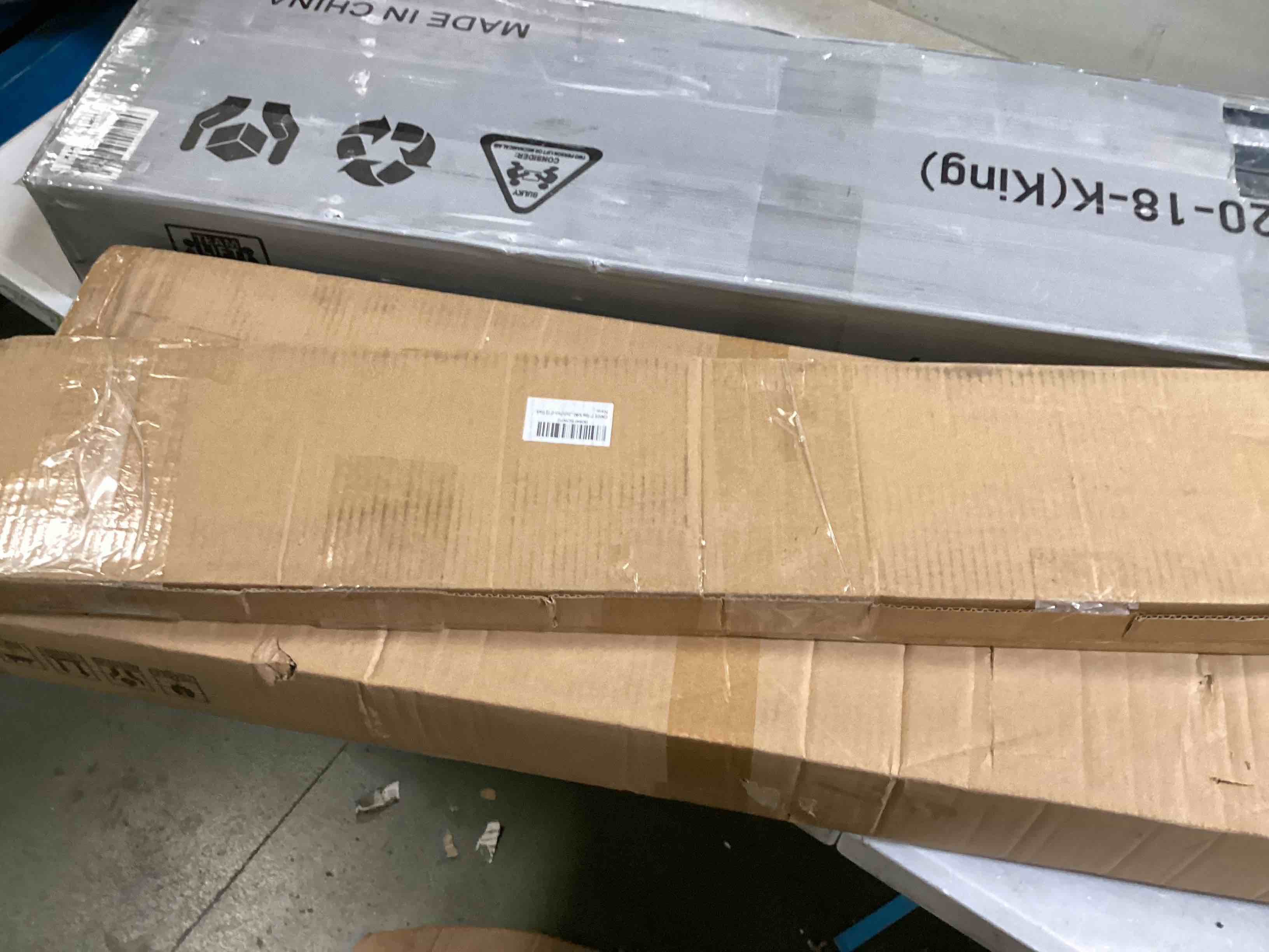 https://s3.amazonaws.com/lotting-images-prod/bidfta/RED6518490_1718209685345.jpeg
