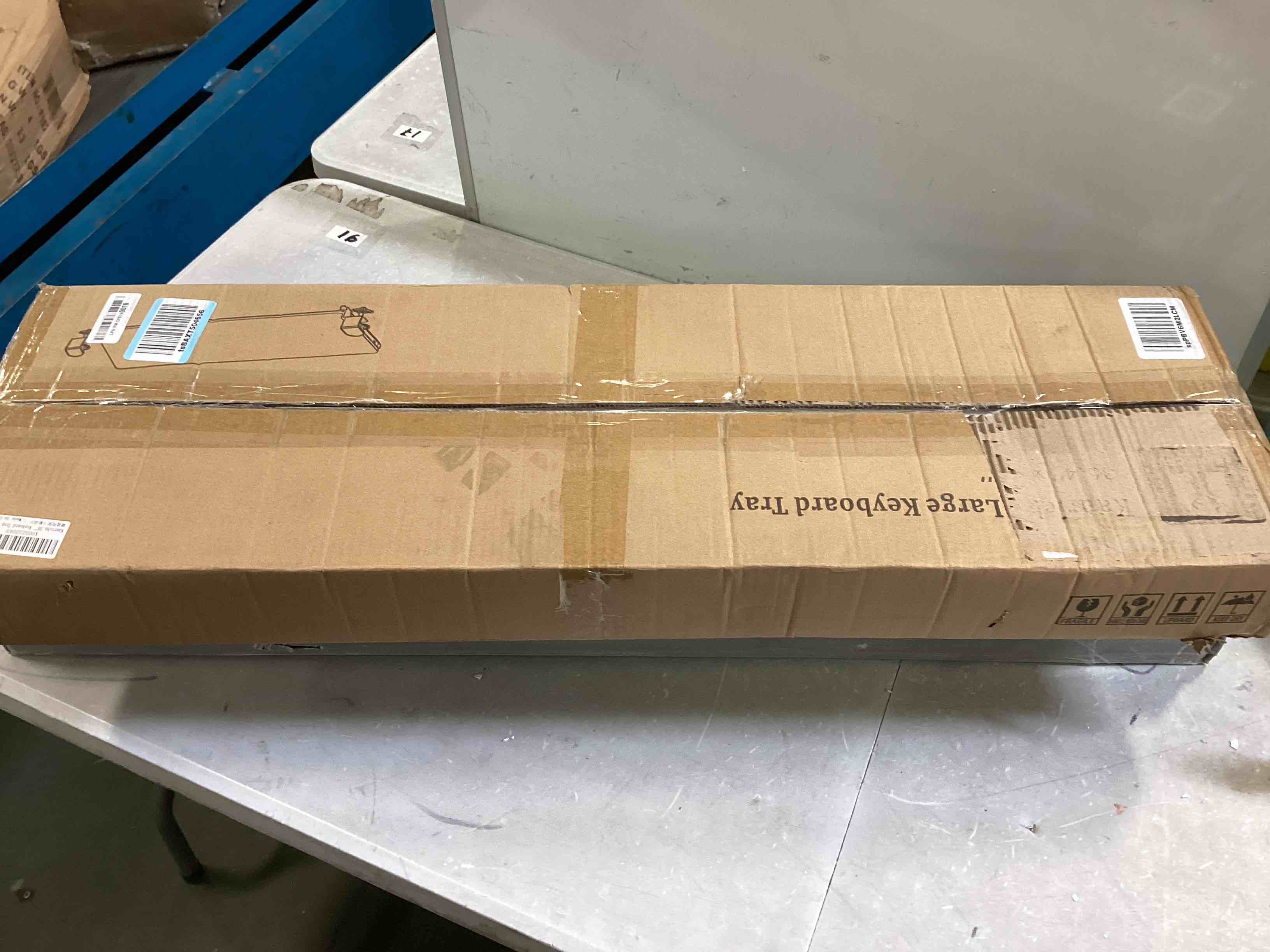 https://s3.amazonaws.com/lotting-images-prod/bidfta/RED6518491_1718209783816.jpeg