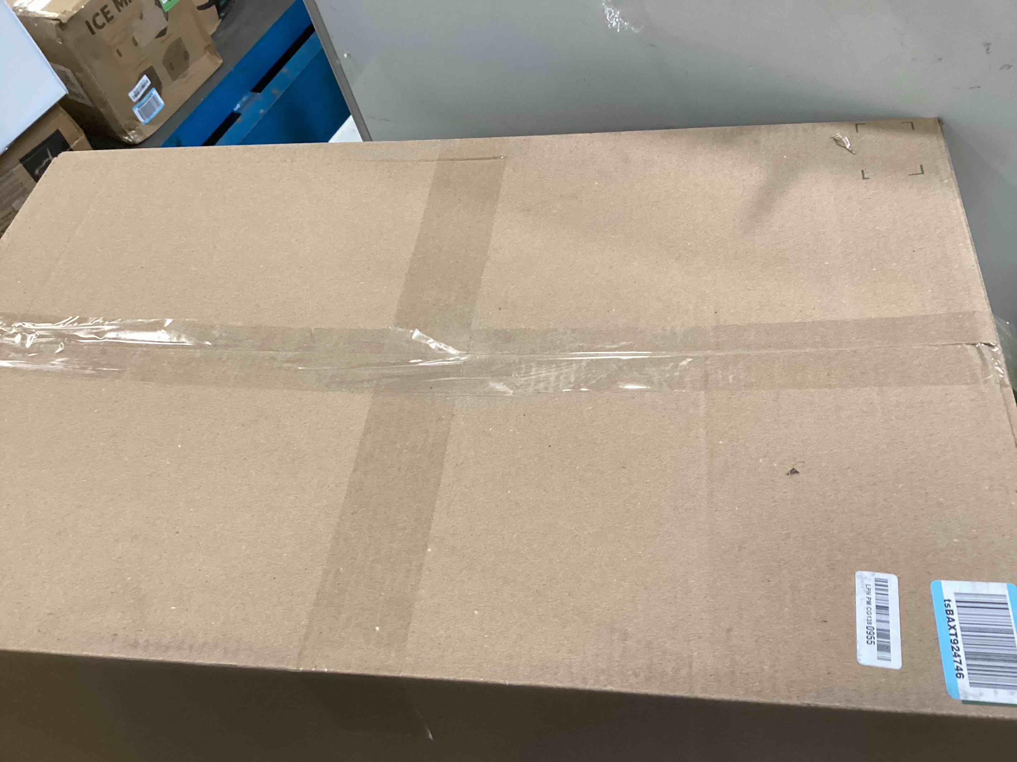 https://s3.amazonaws.com/lotting-images-prod/bidfta/RED6518518_1718215381097.jpeg