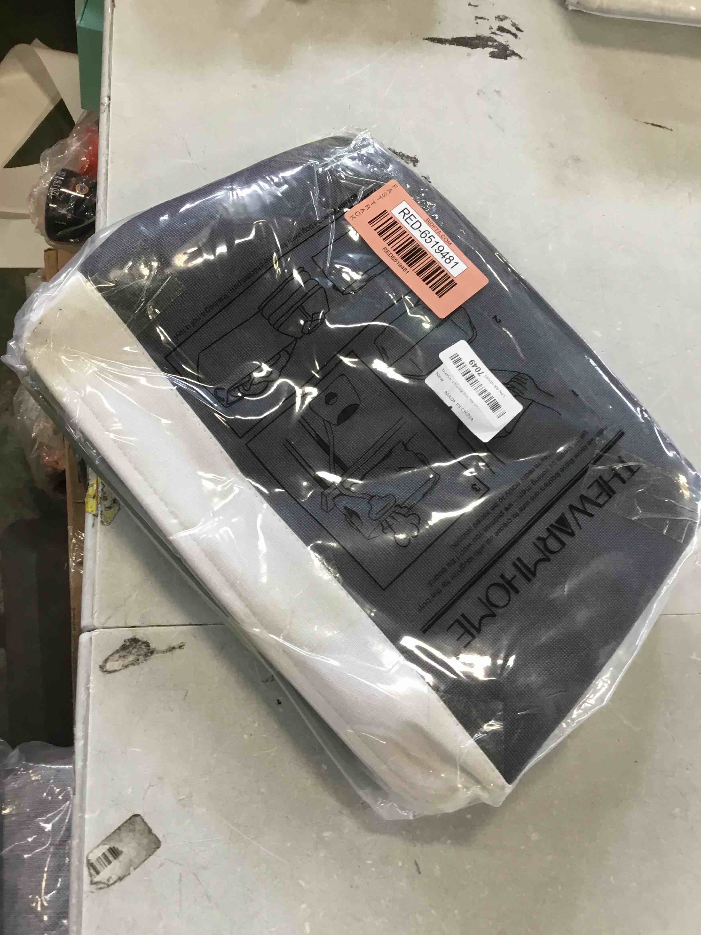 https://s3.amazonaws.com/lotting-images-prod/bidfta/RED6519481_1718043862427.jpeg