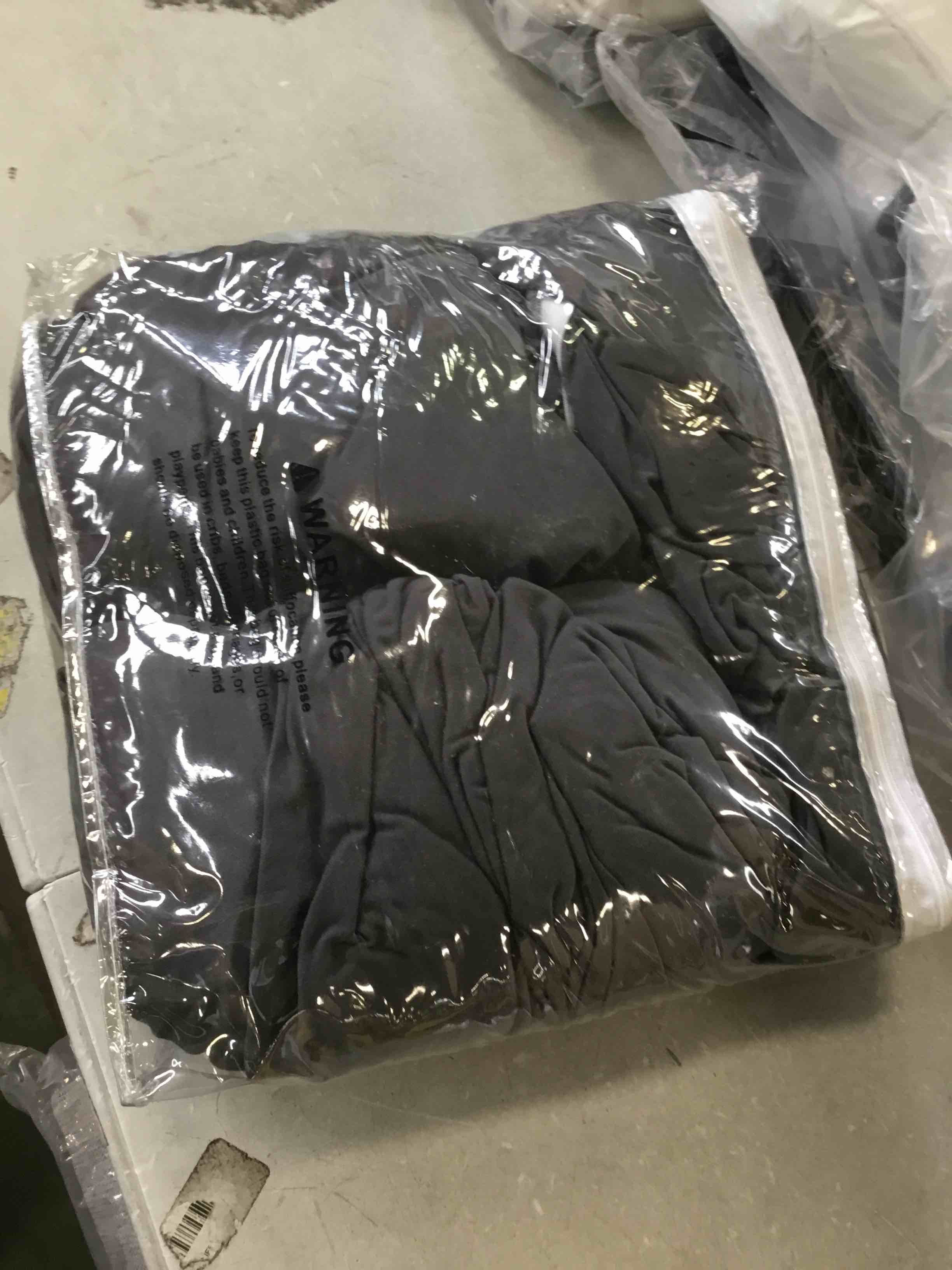 https://s3.amazonaws.com/lotting-images-prod/bidfta/RED6519486_1718043679298.jpeg