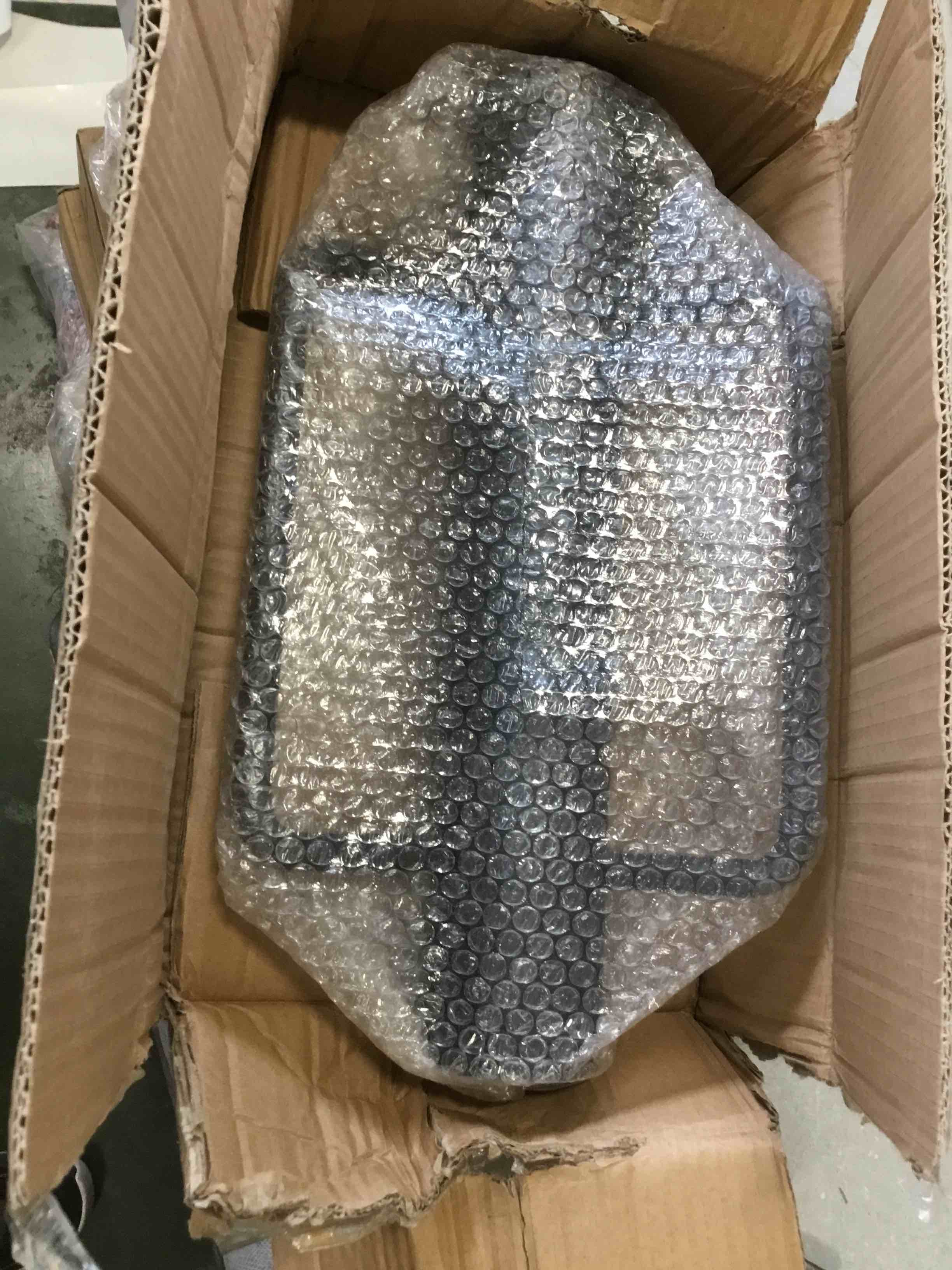 https://s3.amazonaws.com/lotting-images-prod/bidfta/RED6519518_1718045796486.jpeg