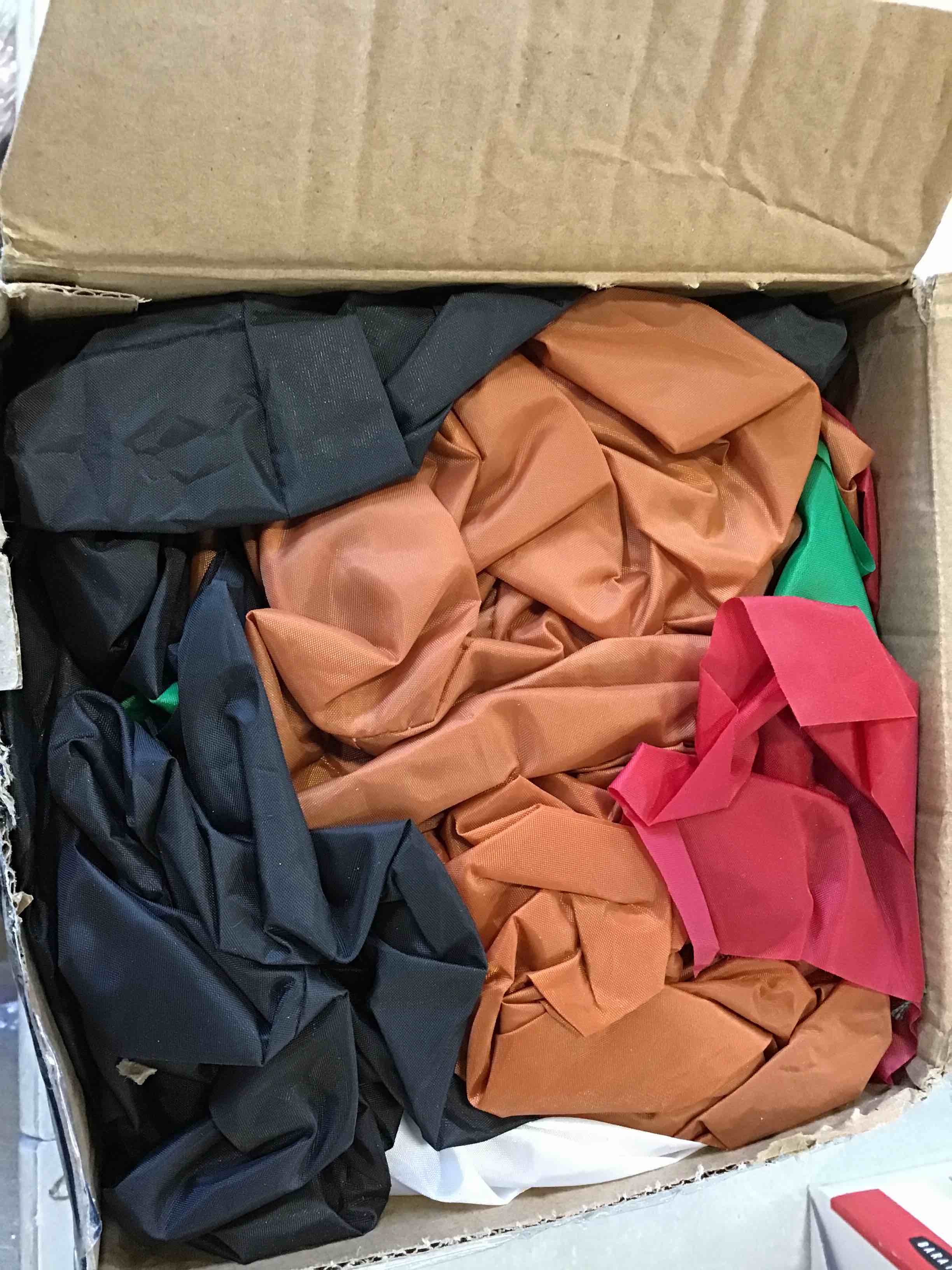 https://s3.amazonaws.com/lotting-images-prod/bidfta/RED6519667_1718123713606.jpeg