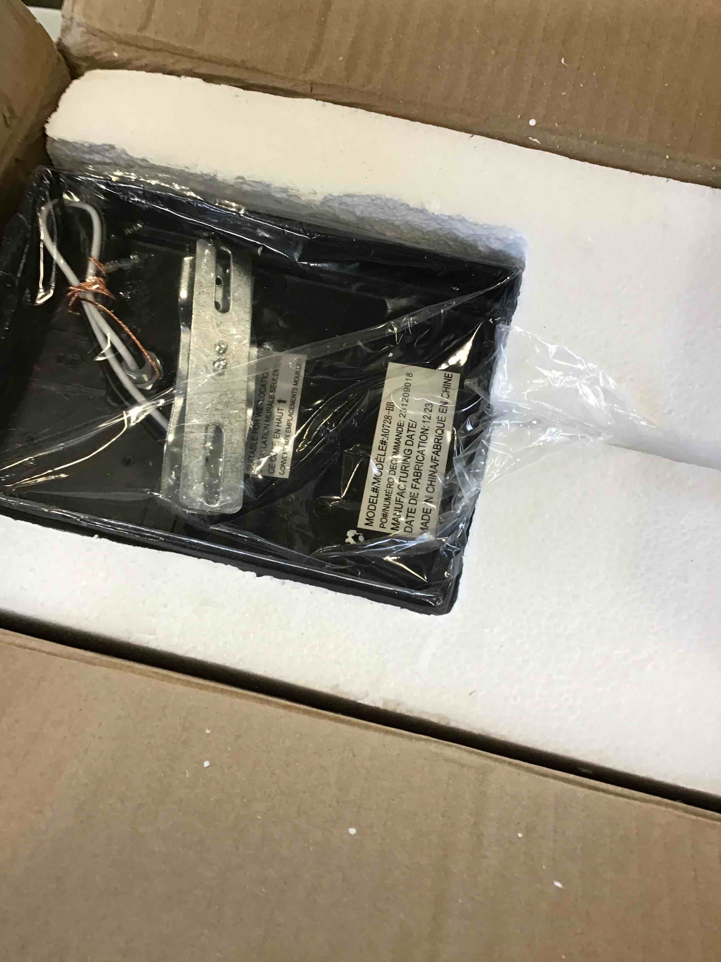 https://s3.amazonaws.com/lotting-images-prod/bidfta/RED6519756_1718127987762.jpeg