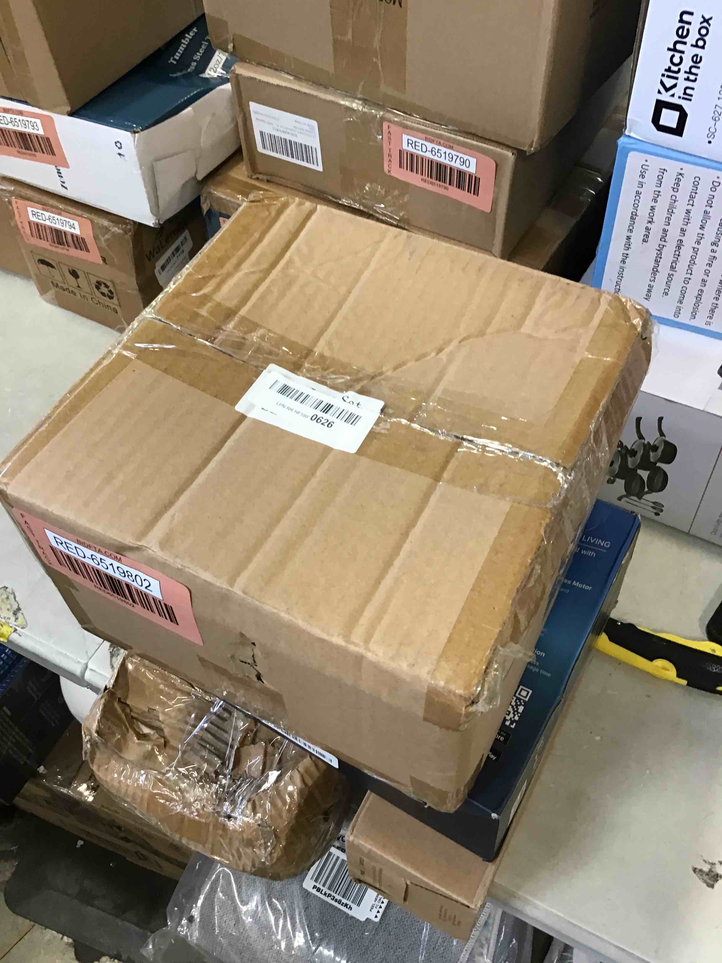 https://s3.amazonaws.com/lotting-images-prod/bidfta/RED6519802_1718132574402.jpeg