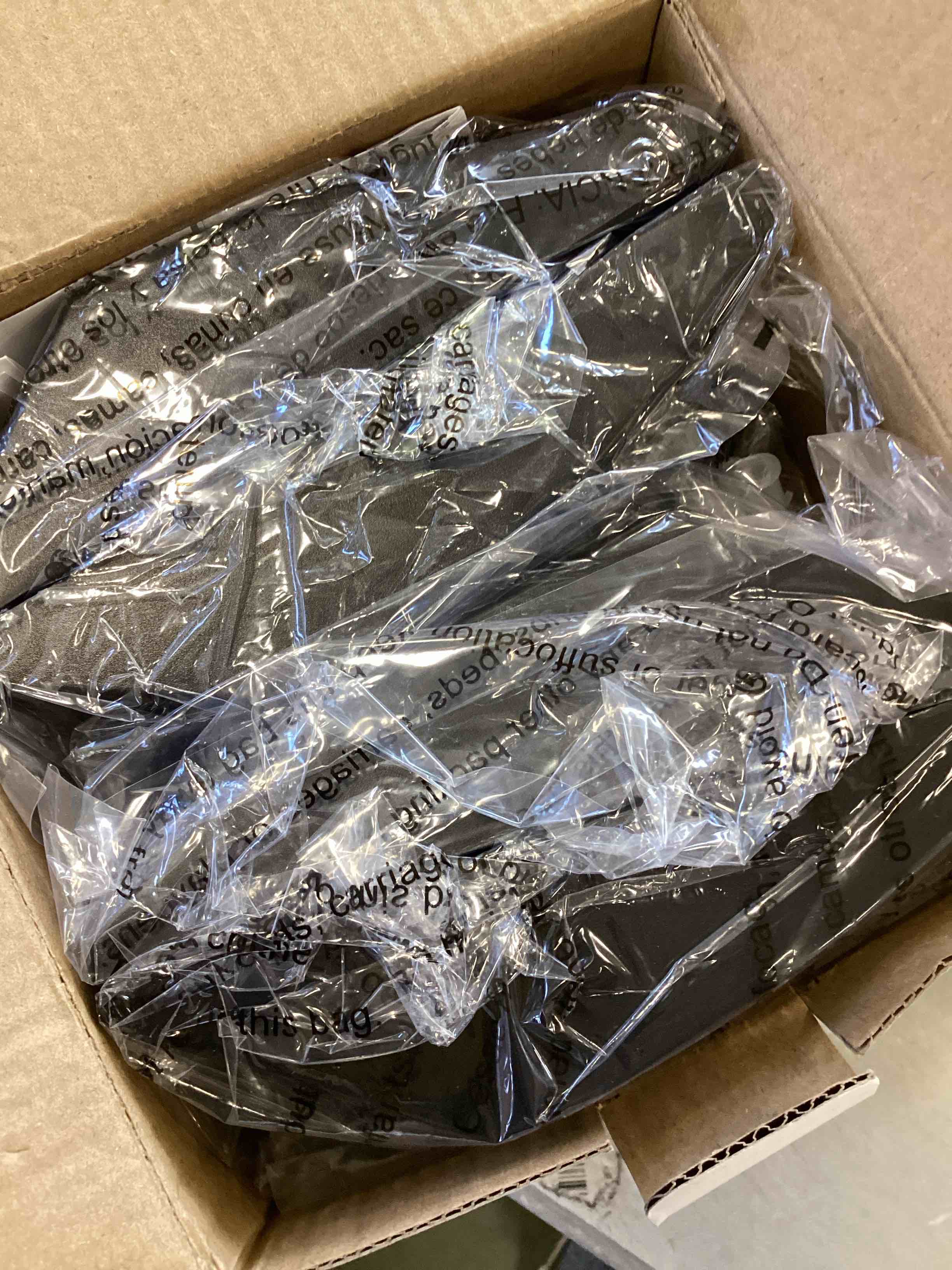 https://s3.amazonaws.com/lotting-images-prod/bidfta/RED6519867_1718196373346.jpeg