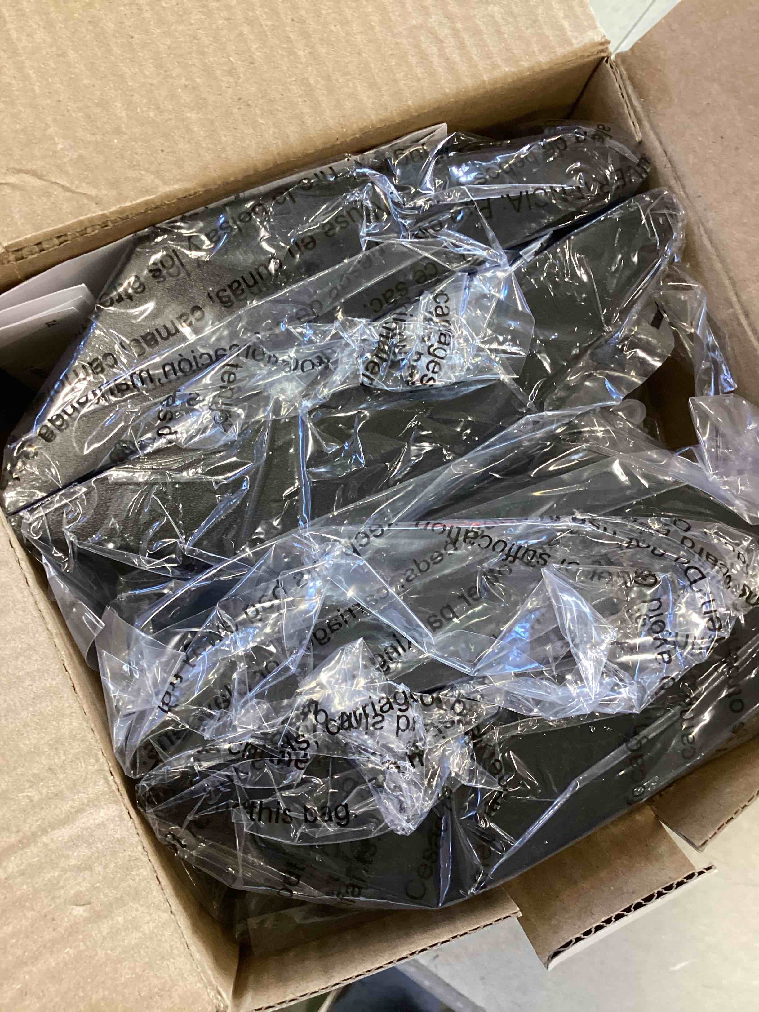 https://s3.amazonaws.com/lotting-images-prod/bidfta/RED6519867_1718196374910.jpeg