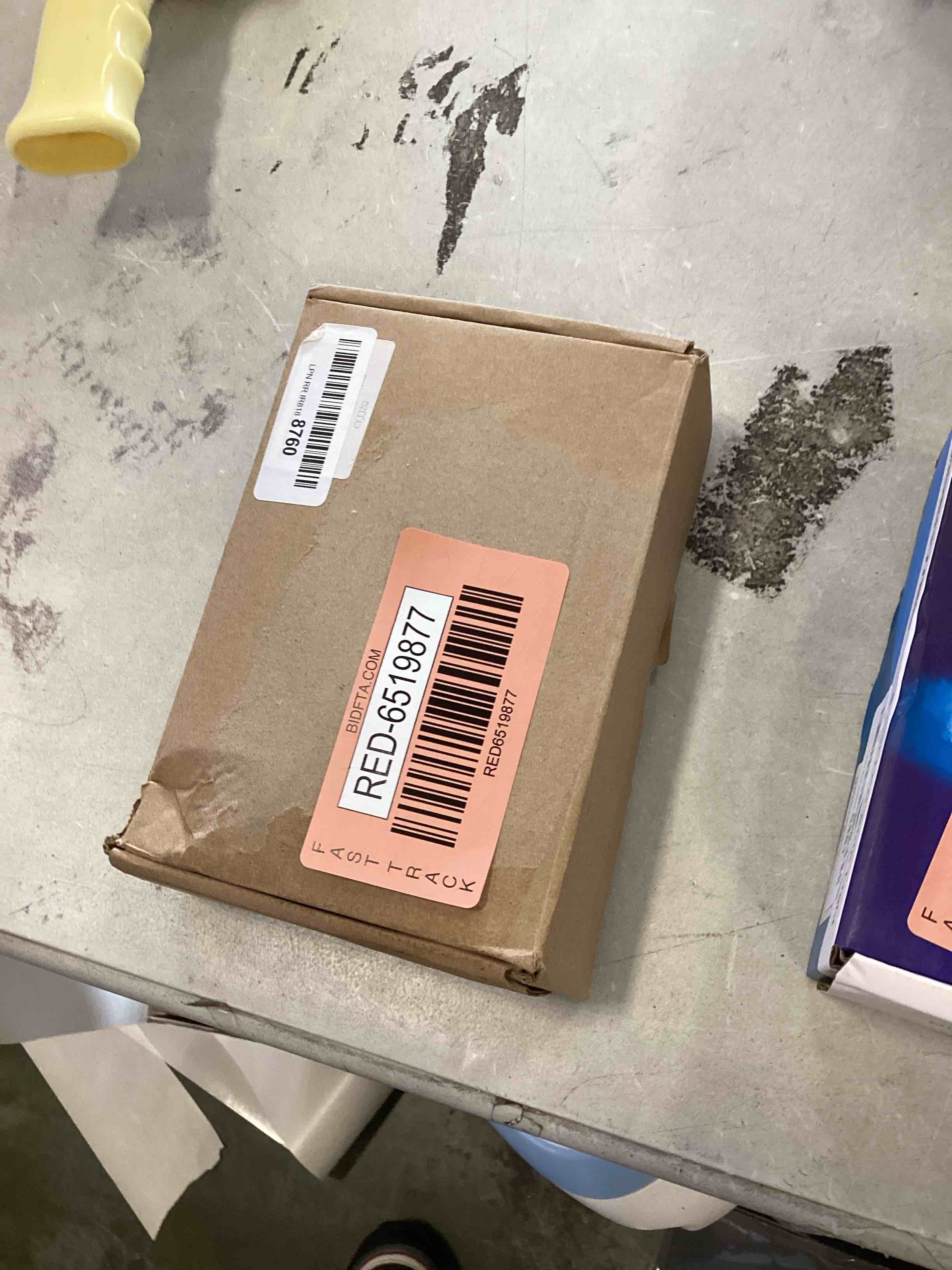 https://s3.amazonaws.com/lotting-images-prod/bidfta/RED6519877_1718194962414.jpeg