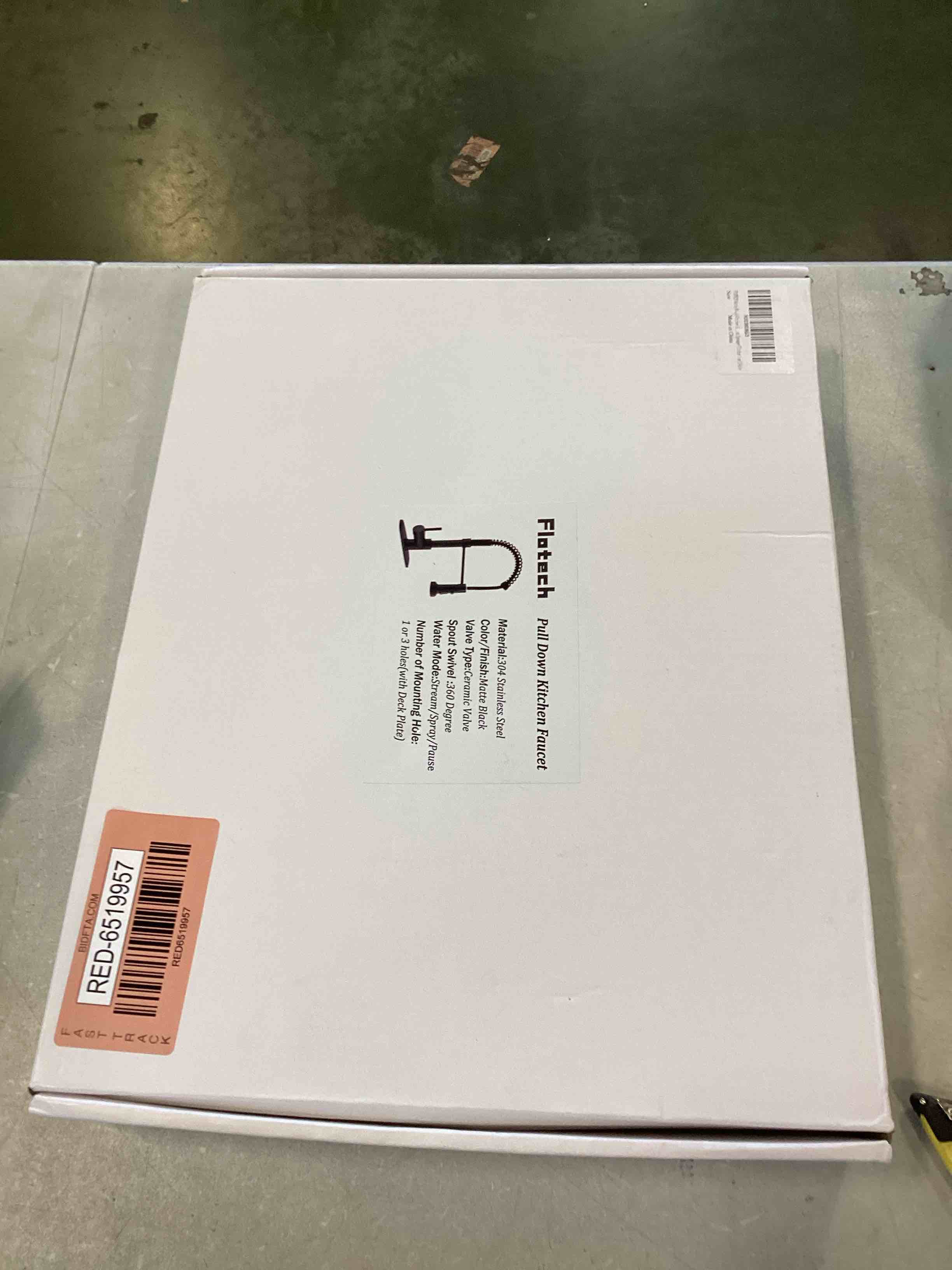 https://s3.amazonaws.com/lotting-images-prod/bidfta/RED6519957_1718205985704.jpeg