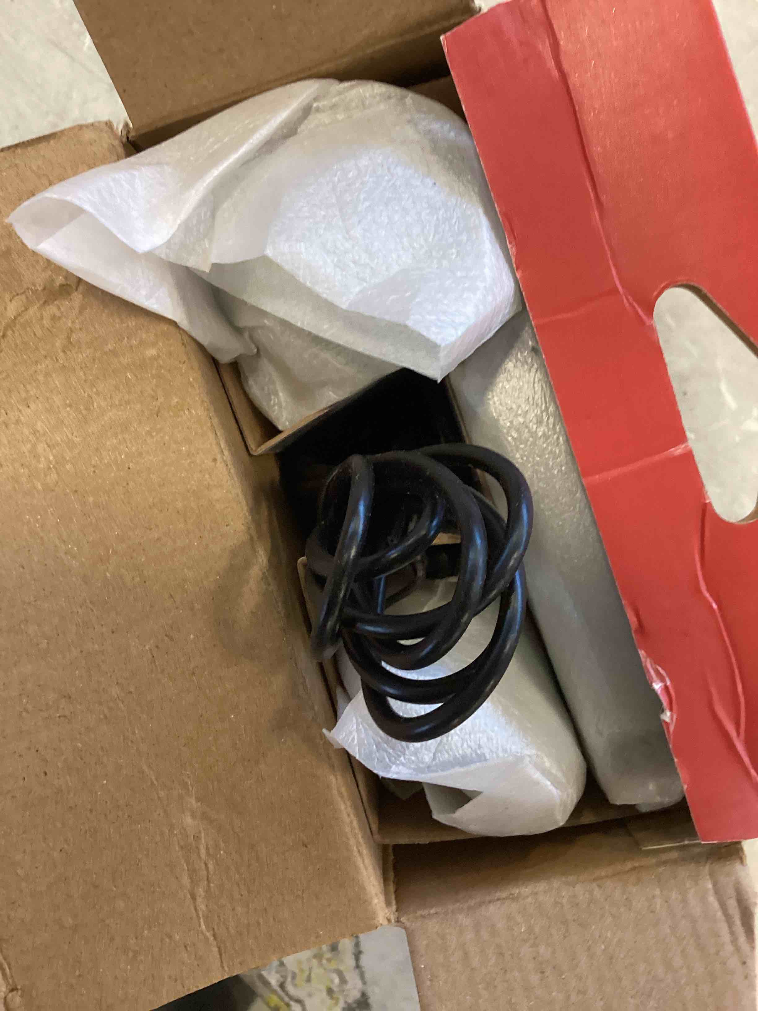 https://s3.amazonaws.com/lotting-images-prod/bidfta/RED6520104_1718220530498.jpeg
