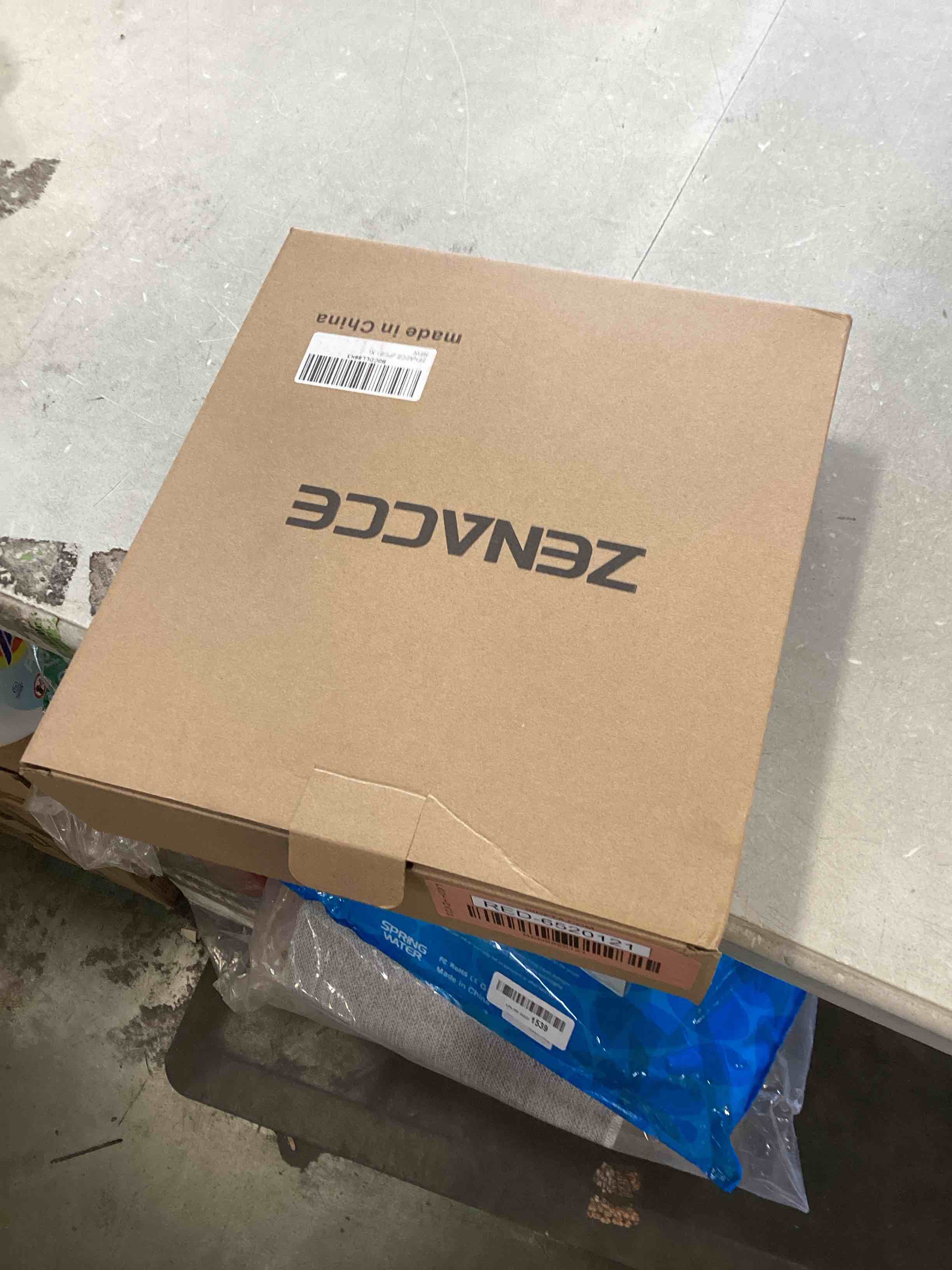 https://s3.amazonaws.com/lotting-images-prod/bidfta/RED6520123_1718284159180.jpeg