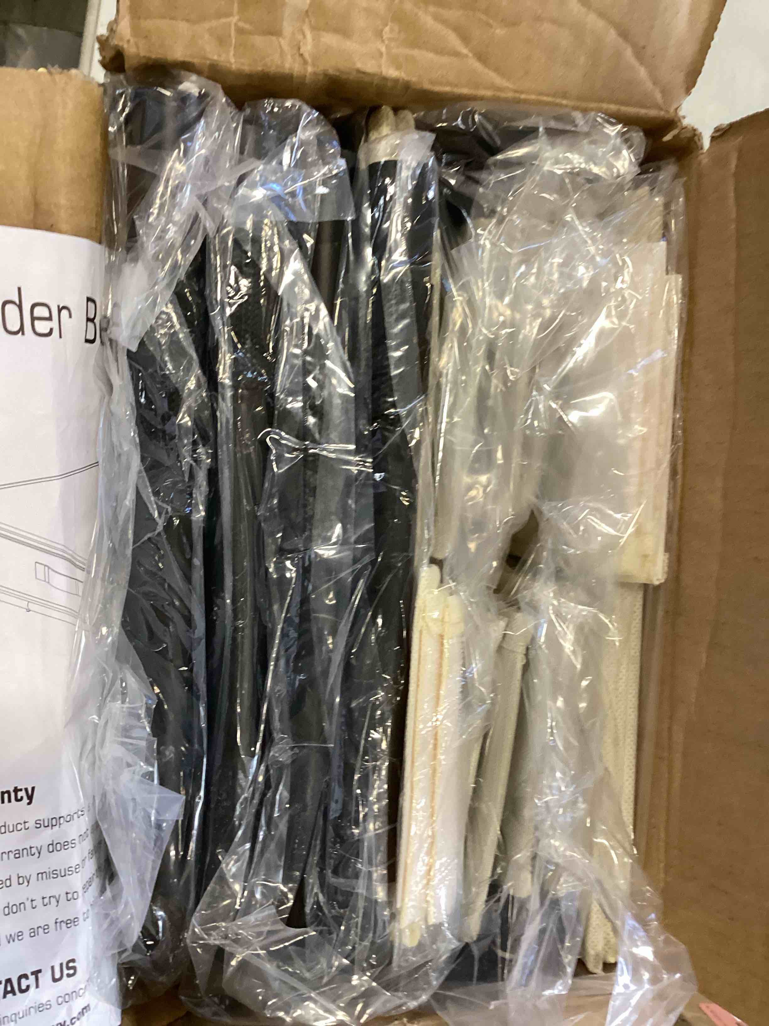 https://s3.amazonaws.com/lotting-images-prod/bidfta/RED6520131_1718283510713.jpeg