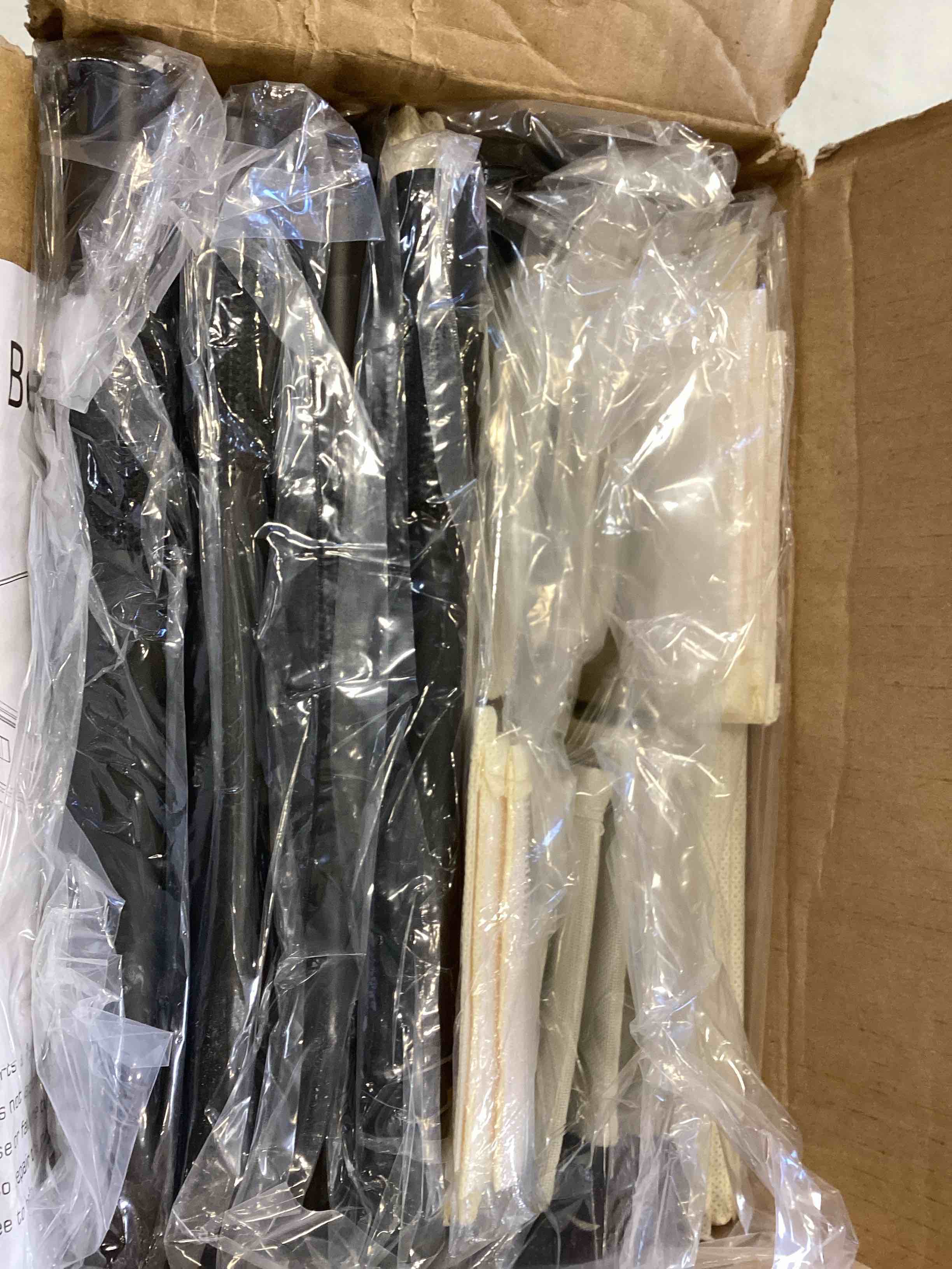 https://s3.amazonaws.com/lotting-images-prod/bidfta/RED6520131_1718283512268.jpeg