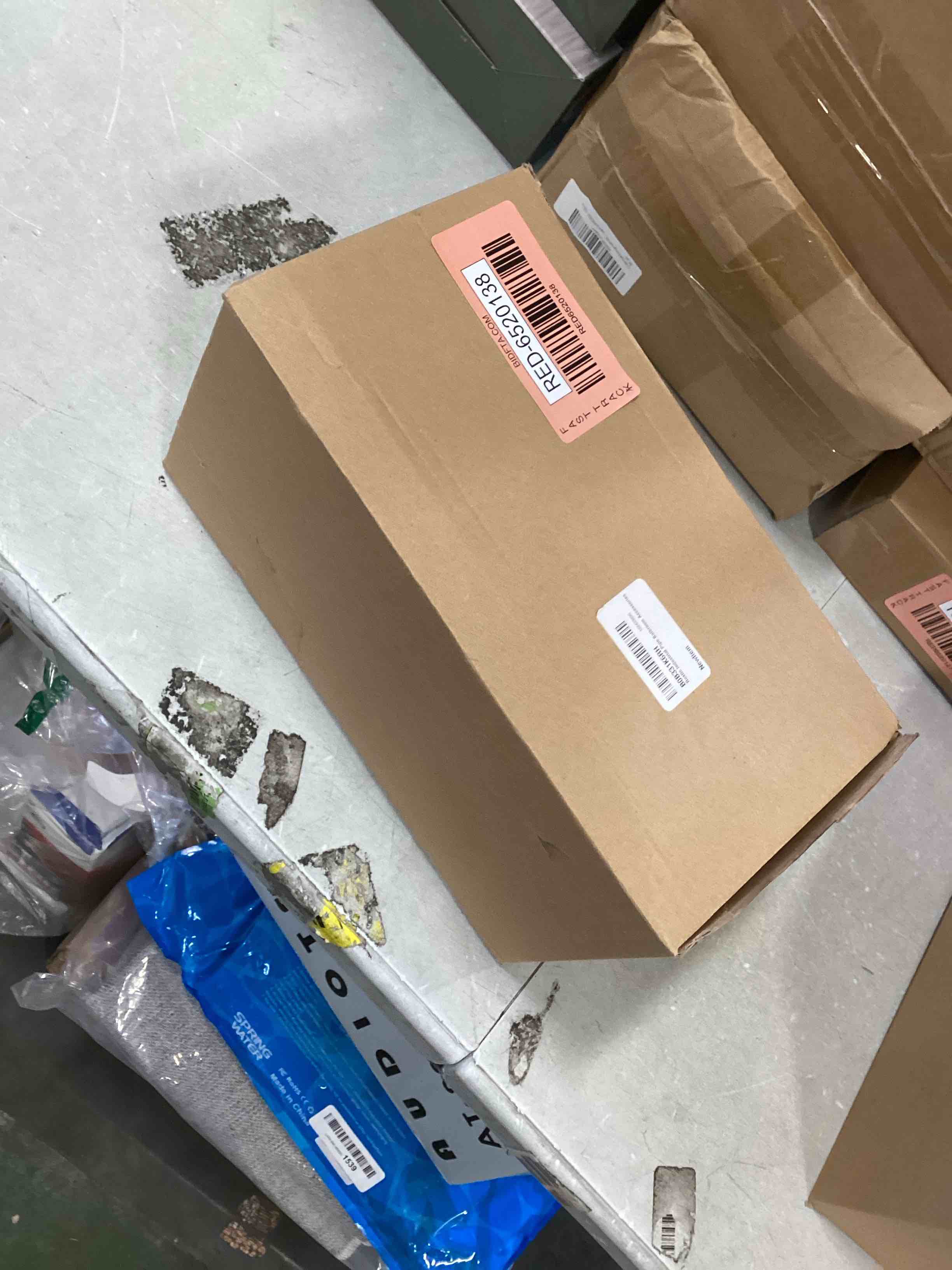 https://s3.amazonaws.com/lotting-images-prod/bidfta/RED6520139_1718282555269.jpeg