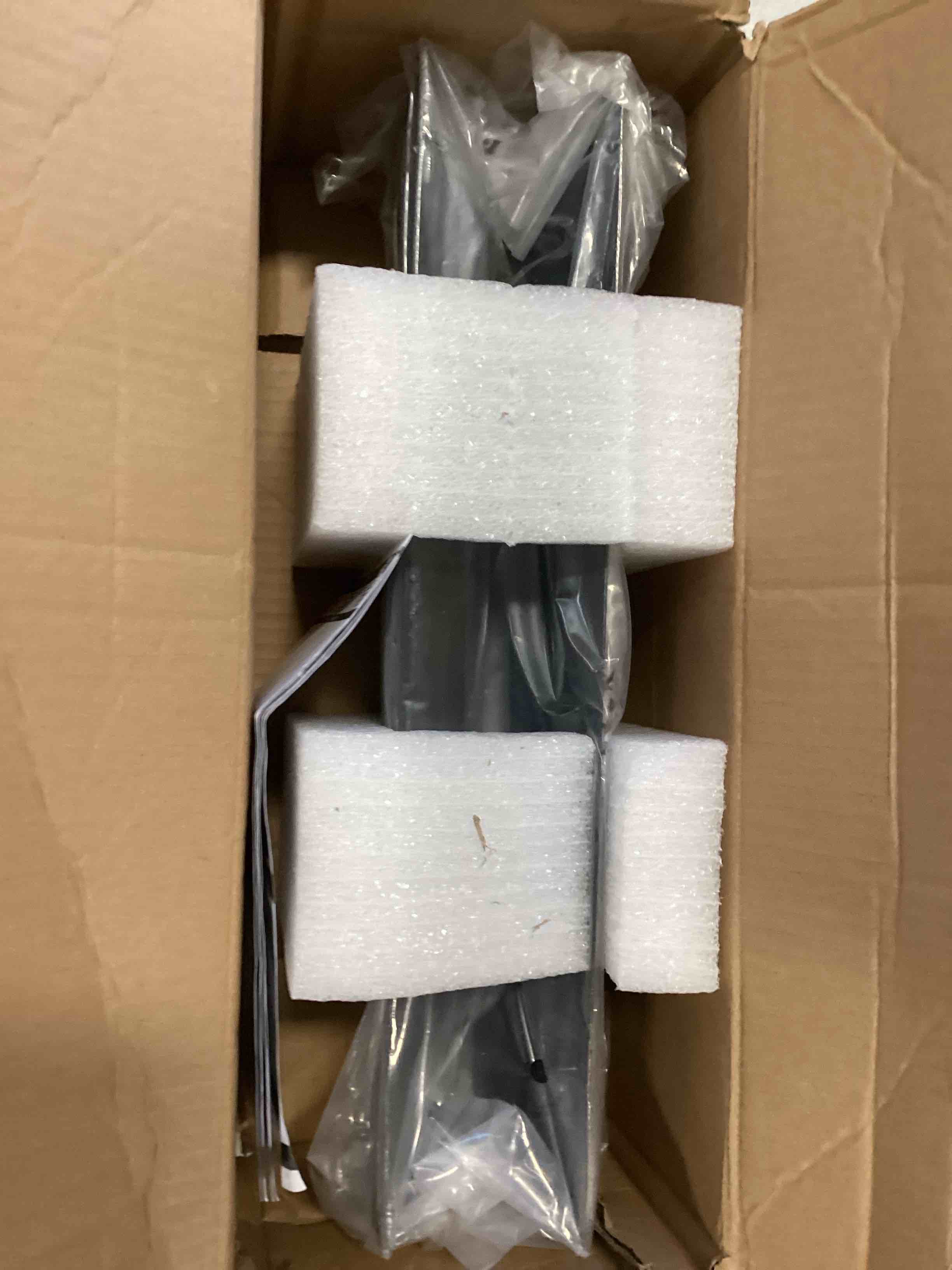 https://s3.amazonaws.com/lotting-images-prod/bidfta/RED6520145_1718282094802.jpeg