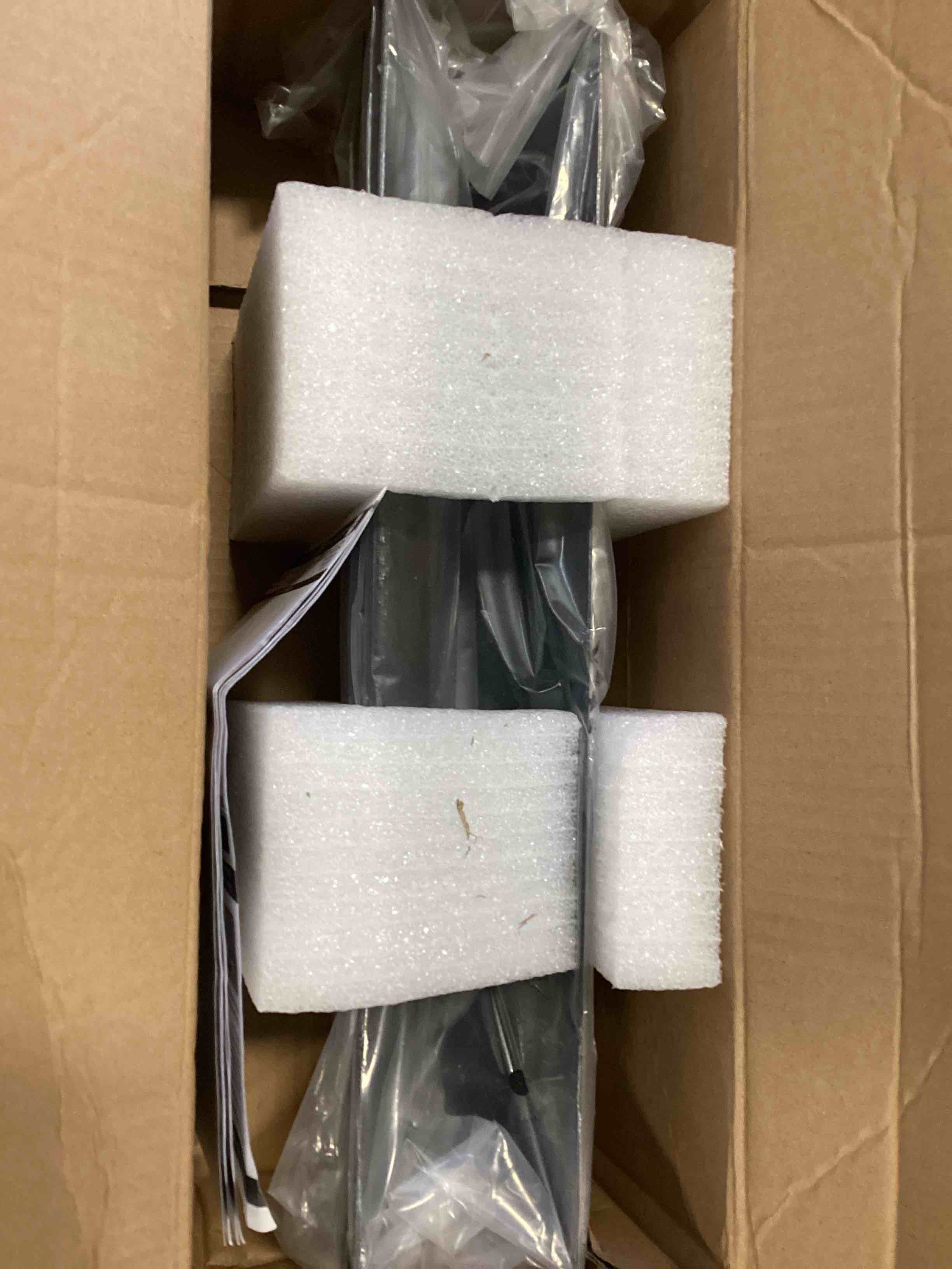https://s3.amazonaws.com/lotting-images-prod/bidfta/RED6520145_1718282096531.jpeg