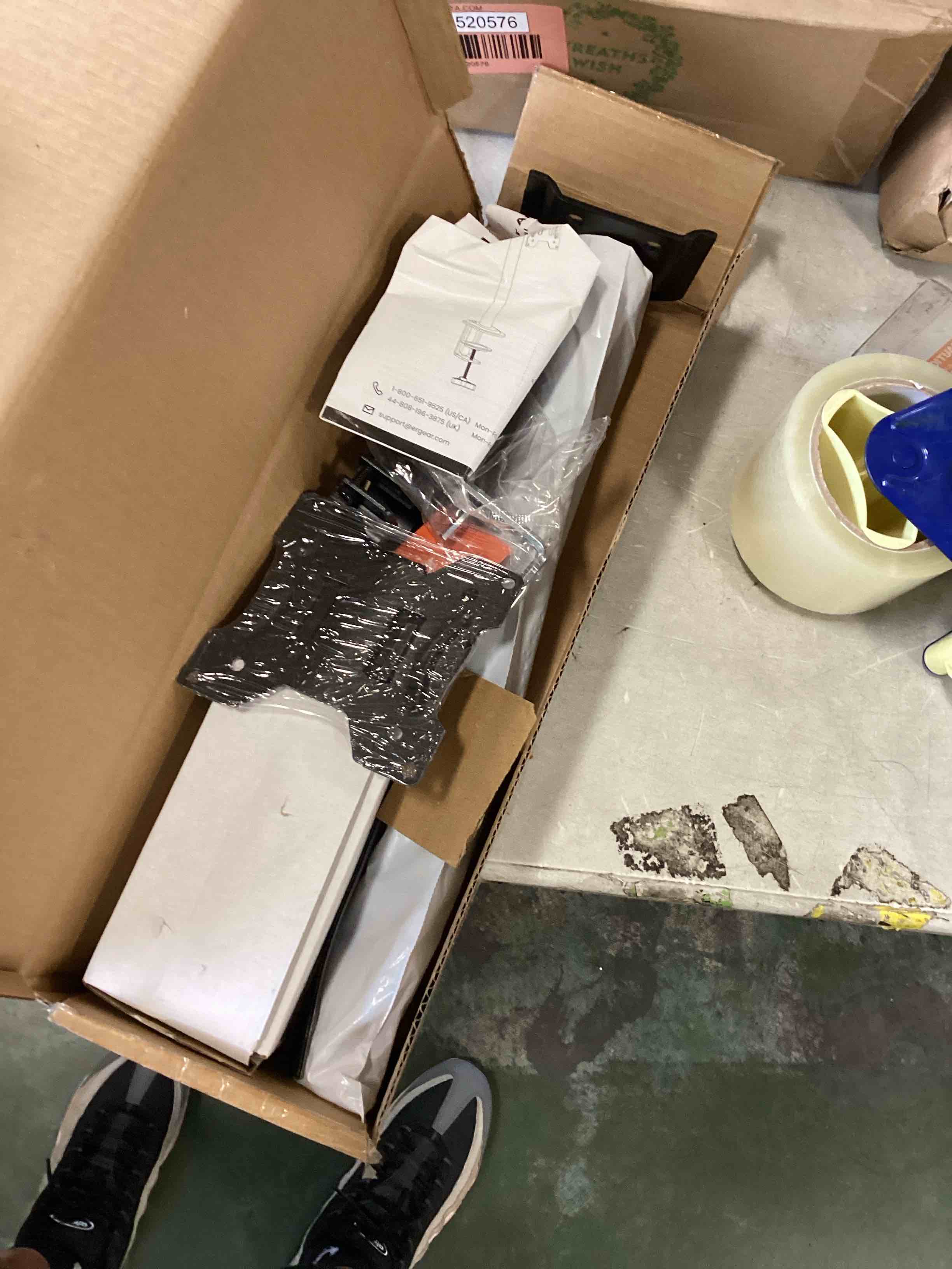 https://s3.amazonaws.com/lotting-images-prod/bidfta/RED6520580_1718389532397.jpeg