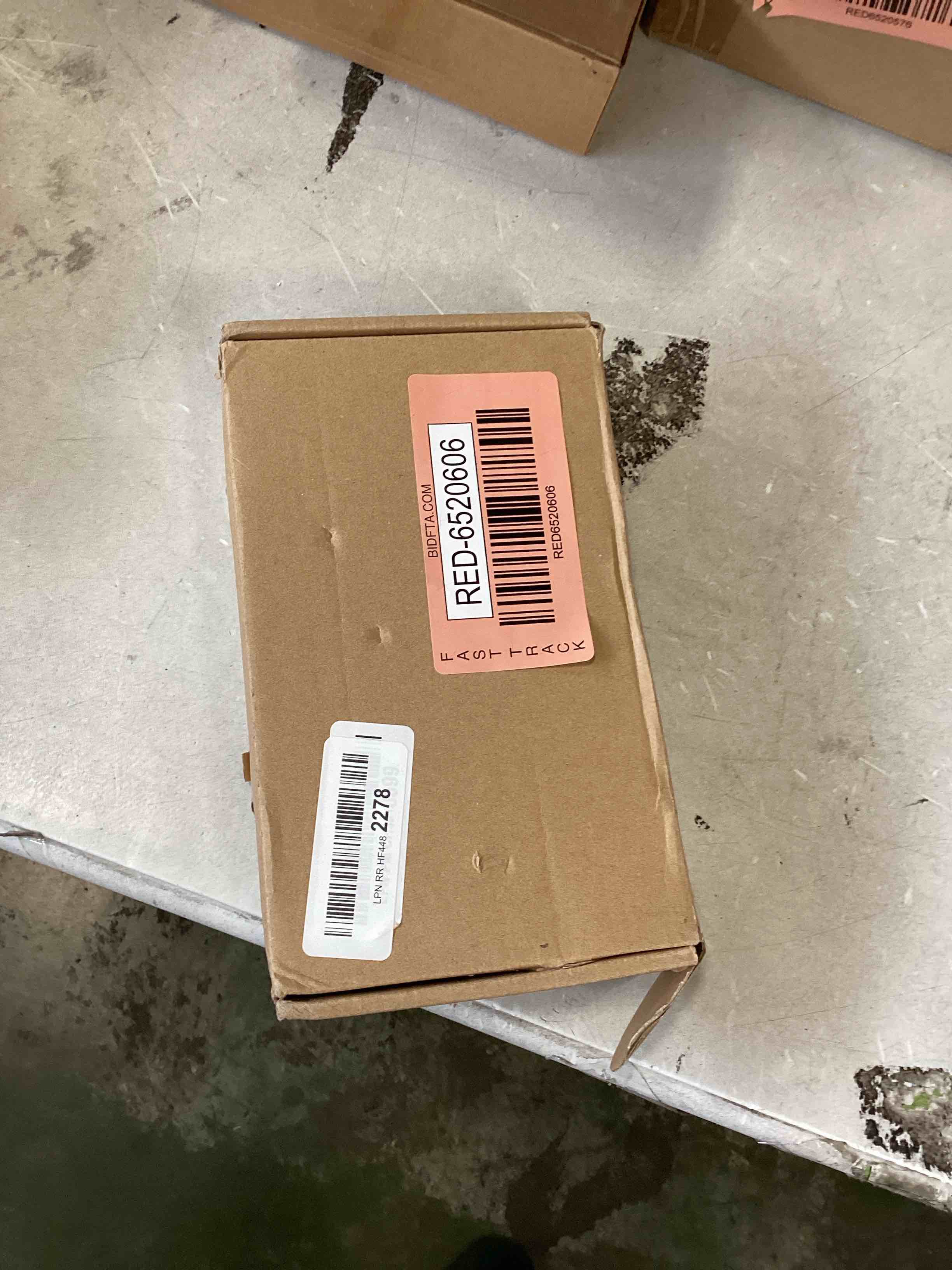 https://s3.amazonaws.com/lotting-images-prod/bidfta/RED6520606_1718387438274.jpeg
