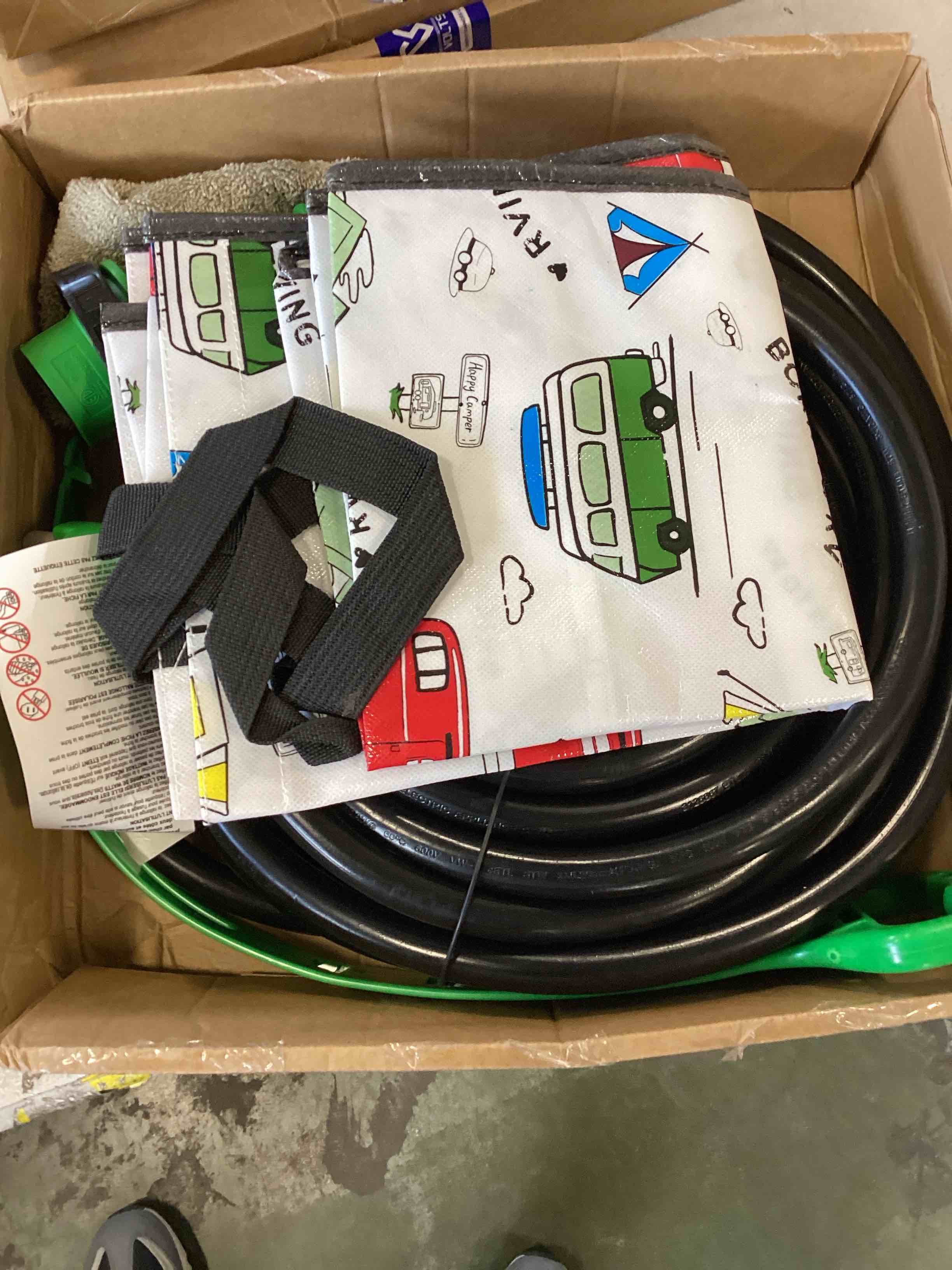 https://s3.amazonaws.com/lotting-images-prod/bidfta/RED6520654_1718394909004.jpeg