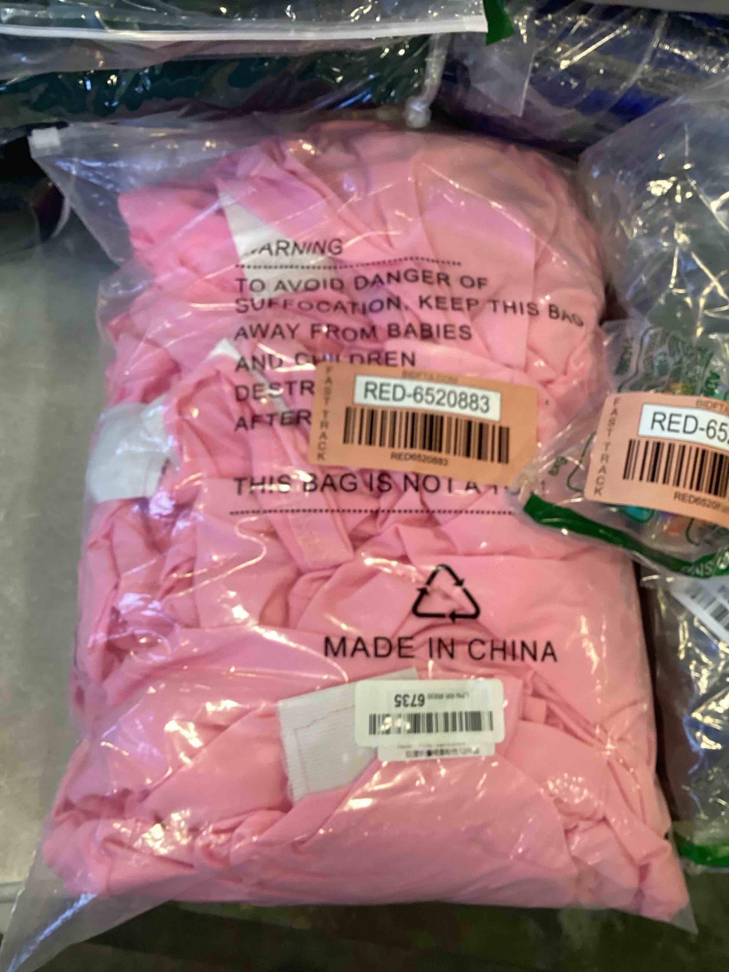 https://s3.amazonaws.com/lotting-images-prod/bidfta/RED6520883_1718462449320.jpeg