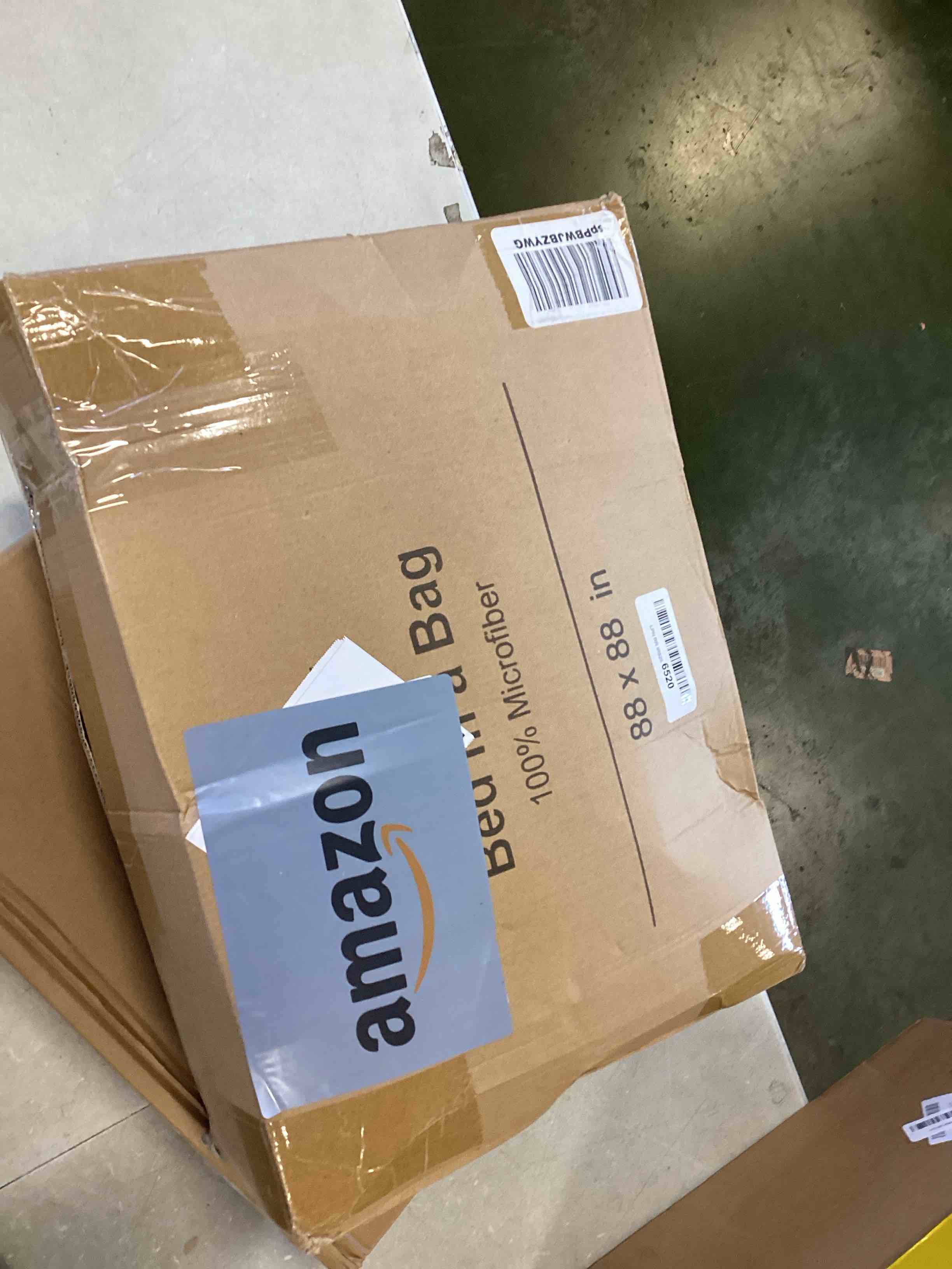 https://s3.amazonaws.com/lotting-images-prod/bidfta/RED6520918_1718466055642.jpeg