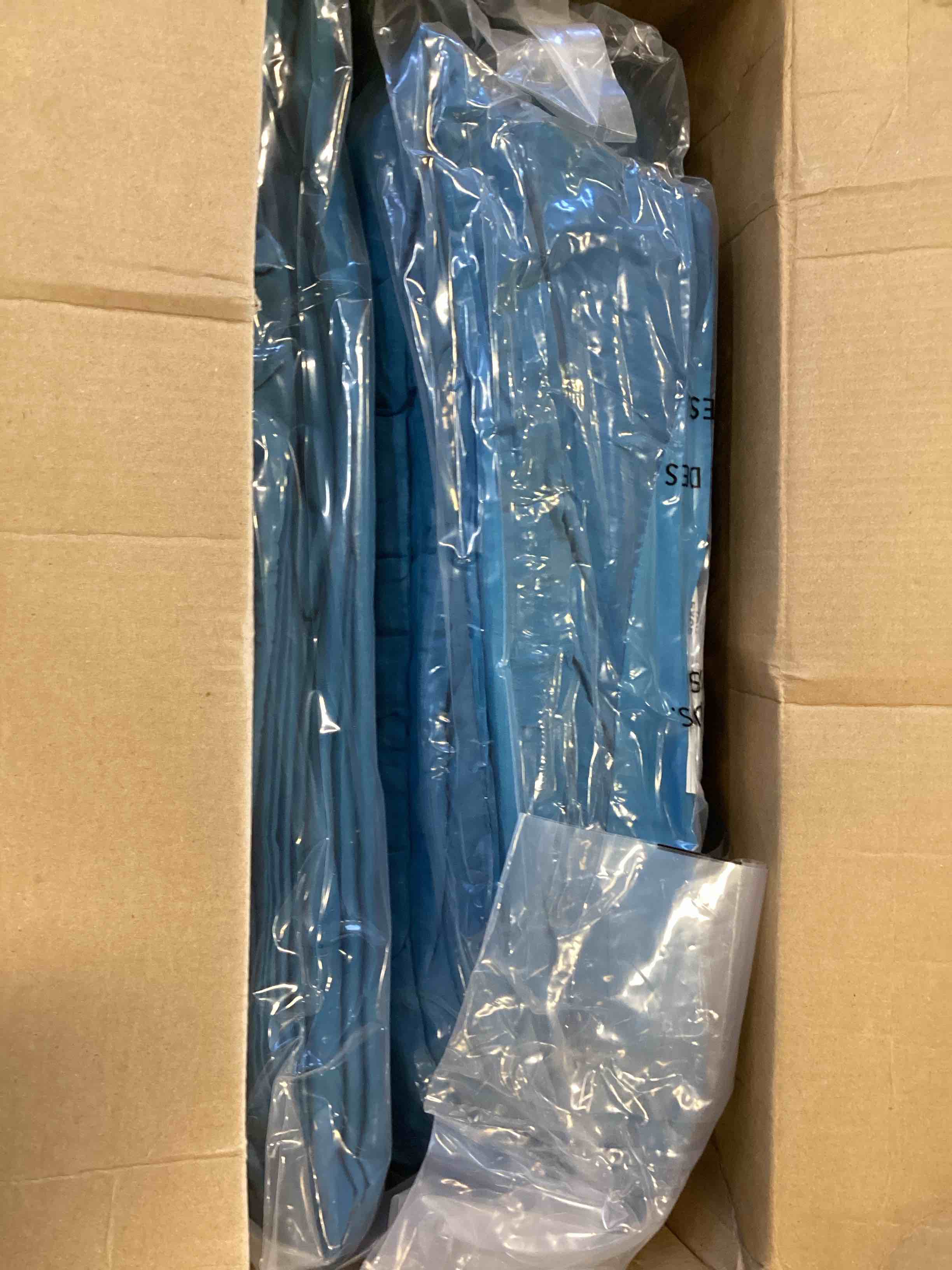 https://s3.amazonaws.com/lotting-images-prod/bidfta/RED6520918_1718466070892.jpeg