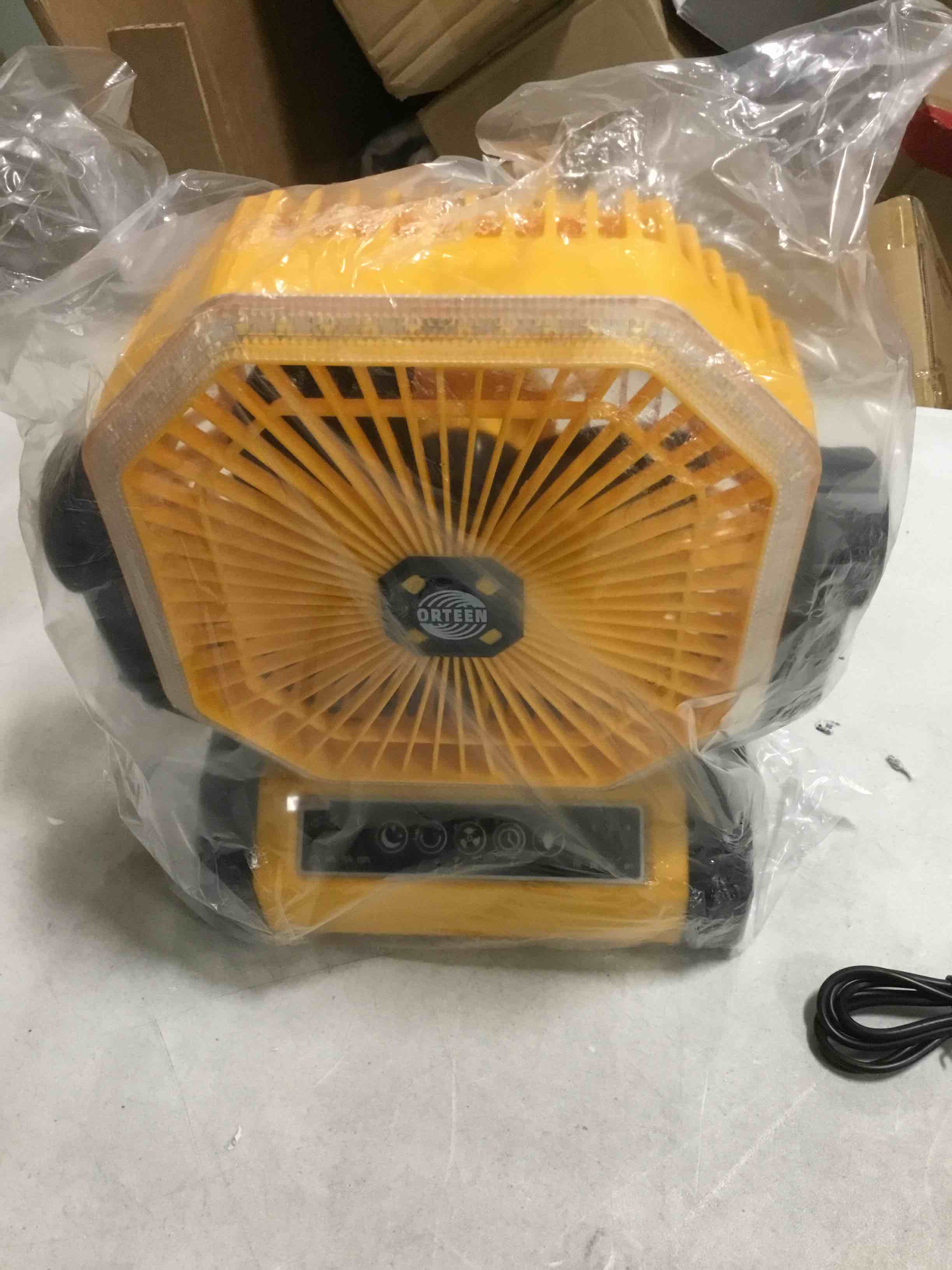 https://s3.amazonaws.com/lotting-images-prod/bidfta/RED6521161_1718019856943.jpeg