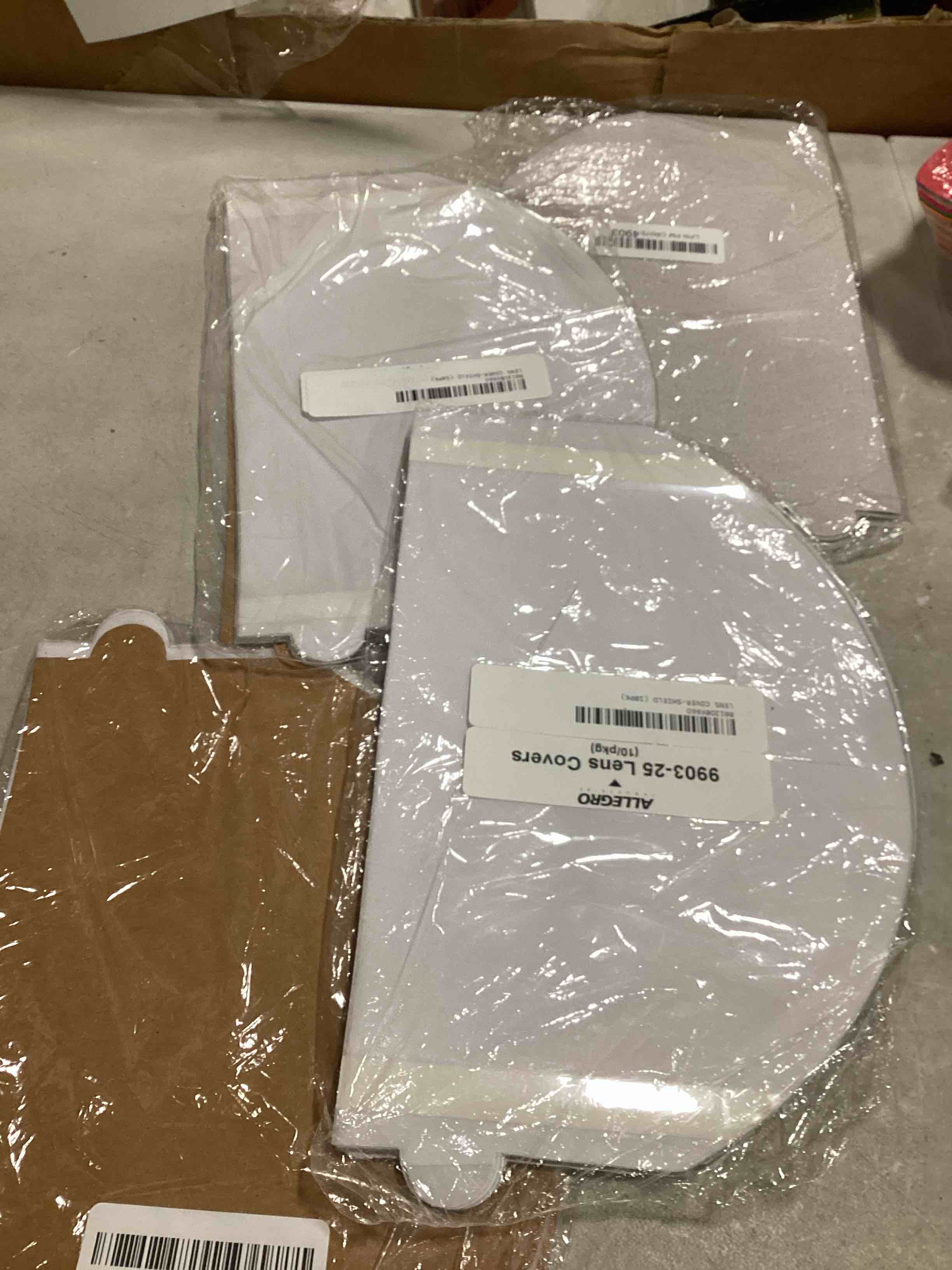 https://s3.amazonaws.com/lotting-images-prod/bidfta/RED6522194_1718367821834.jpeg