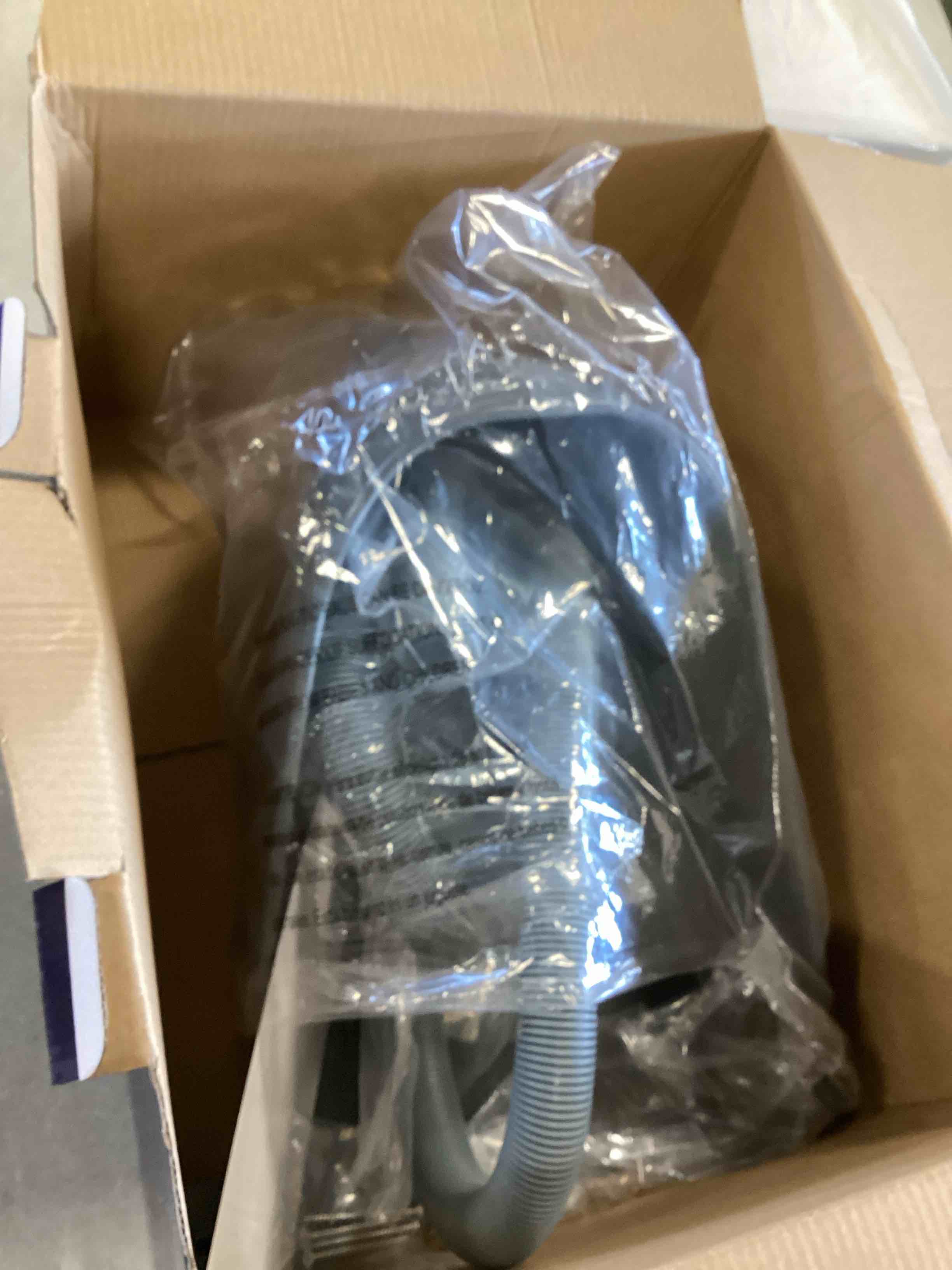 https://s3.amazonaws.com/lotting-images-prod/bidfta/RED6522575_1719320715157.jpeg